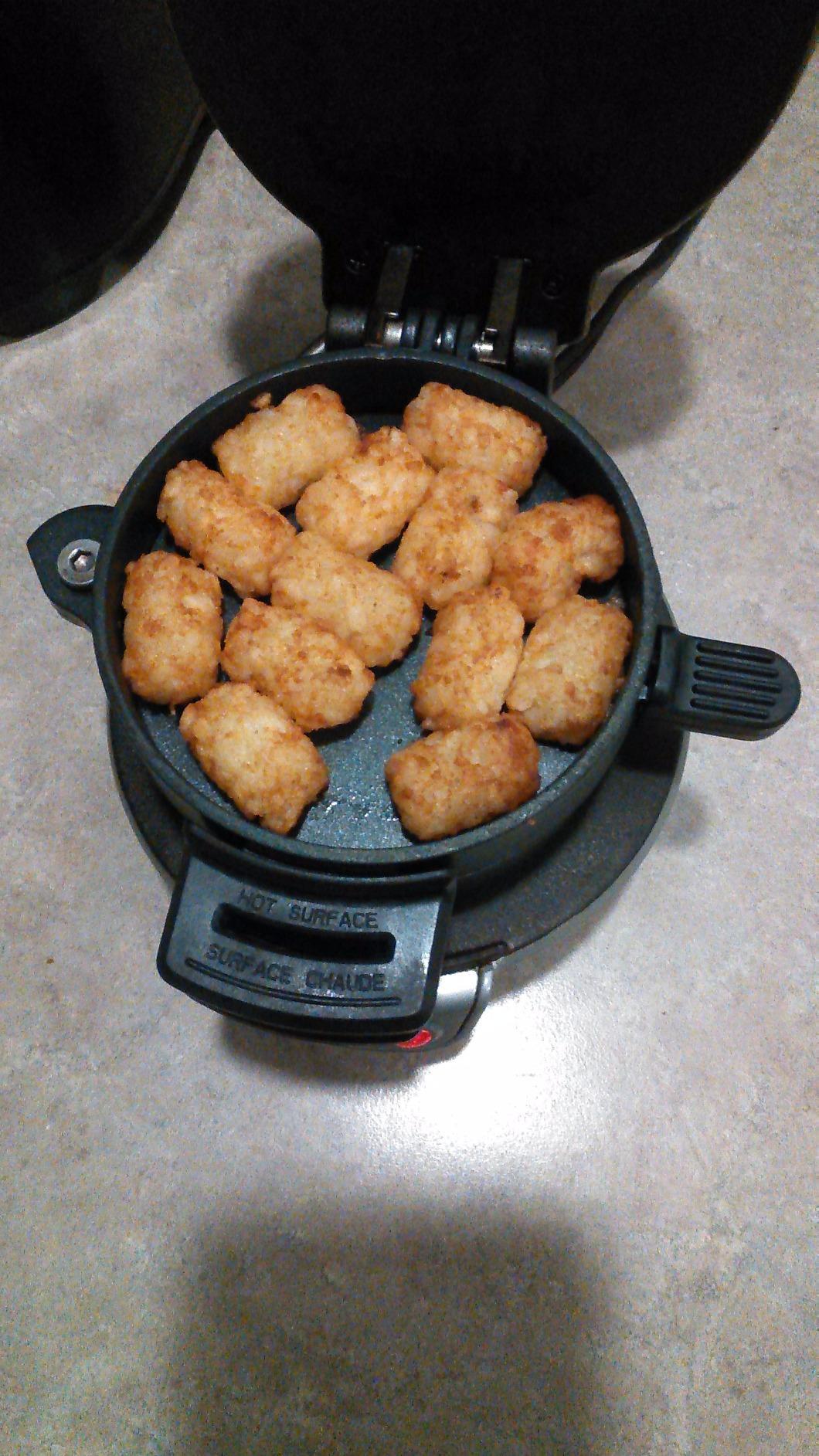 Hamilton Beach Breakfast Sandwich Maker with Egg Cooker Ring, Customize Ingredients, Perfect for English Muffins, Croissants, Mini Waffles, Perfect White Elephant Gifts, Silver (25475) customer photo 2