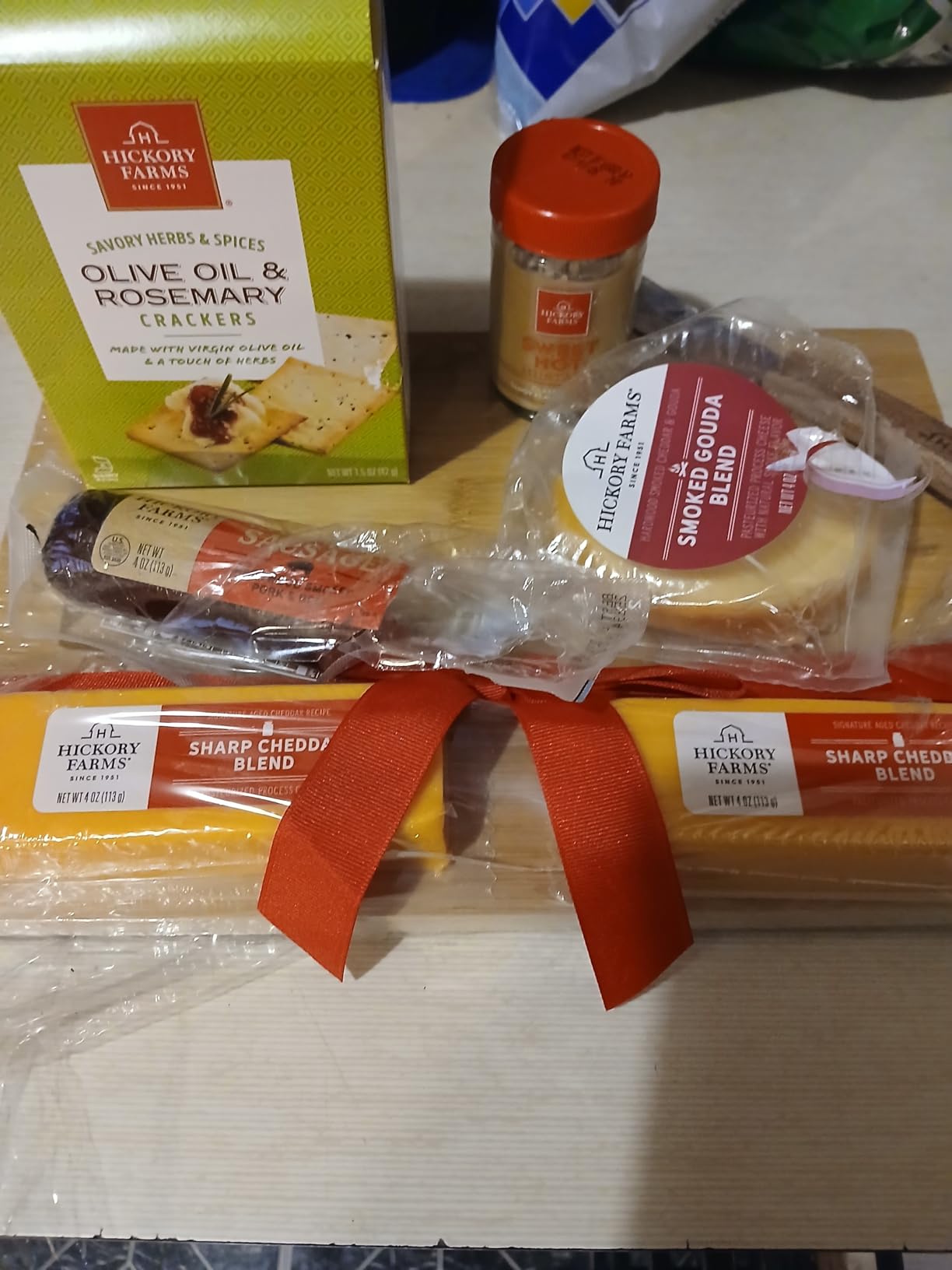 California Delicious Gourmet Cheeseboard Gift, 8 piece set customer photo 1