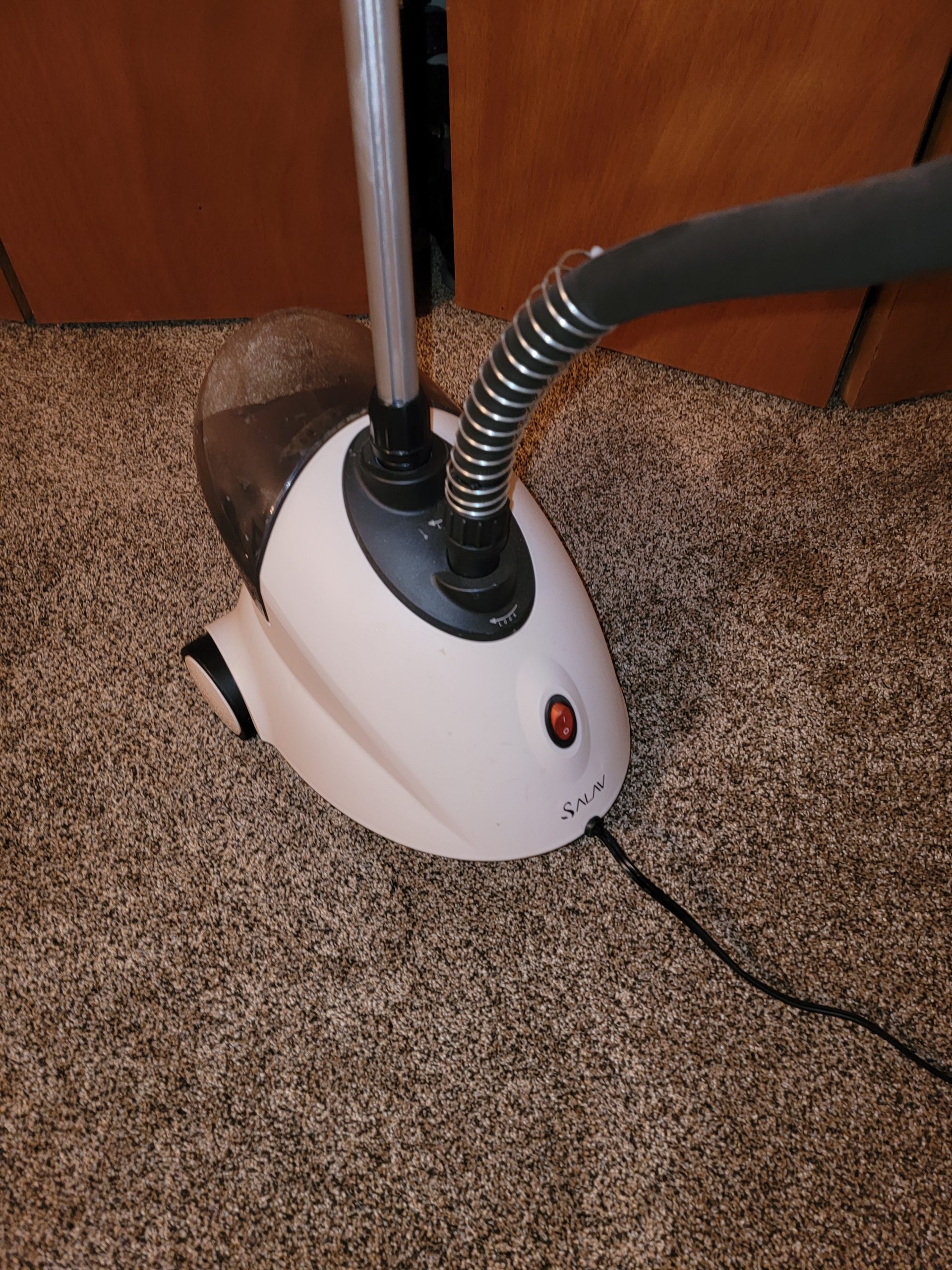 SALAV GS18 Full-Size Clothes Steamer - 1500W Power, 1.8L Water Tank, 60-Min Garment Steam, Adjustable Pole & Wheels for Easy Storage, White customer photo 2