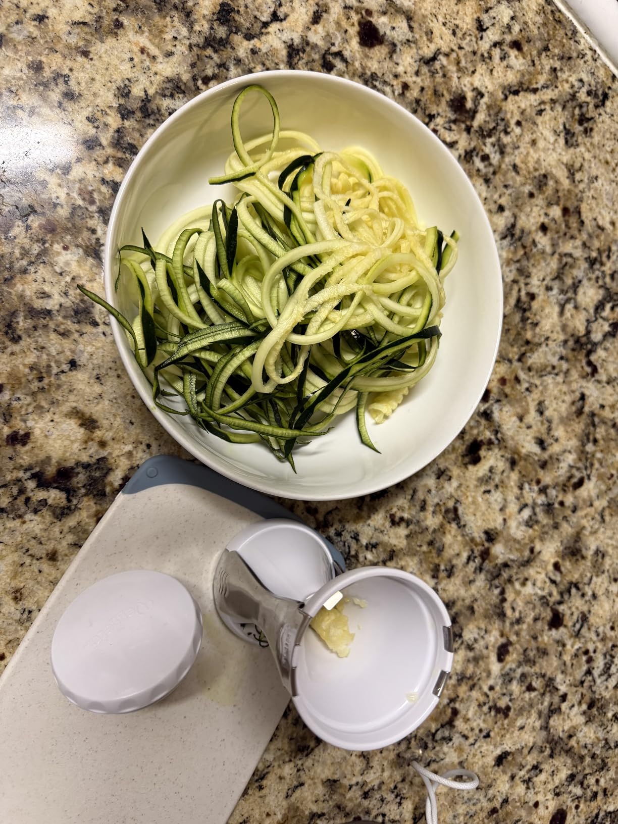 Veggetti Veggie Slicer, Dual Stainless Steel Blade Vegetable Cutter for Thick or Thin Noodle, Works with Zucchini, Squash, Cucumbers, Carrots, and more customer photo 1
