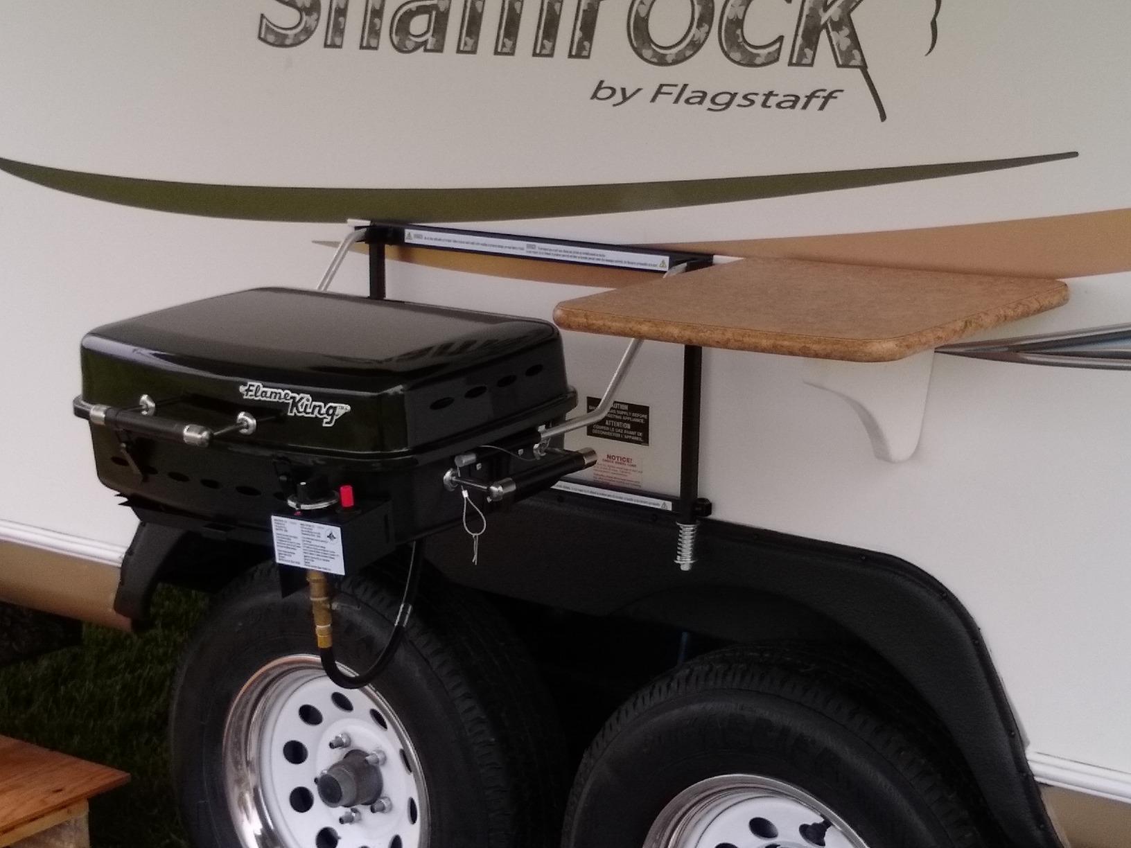 Flame King YSNHT500 RV Or Trailer Mounted BBQ - Motorhome Gas Grill - 214 Sq Inch Cooking Surface - Adjustable Flame Controller customer photo 1