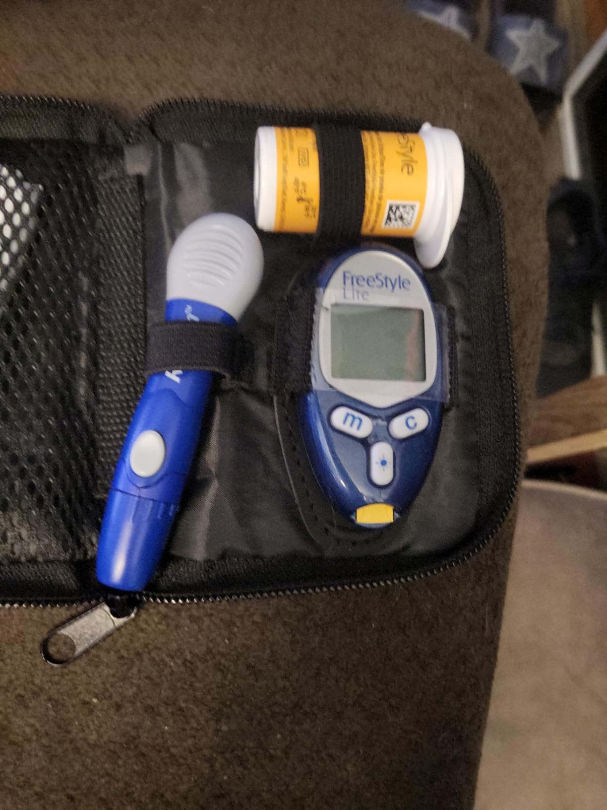 Abbott Freestyle Lite Blood Glucose Meter with Case customer photo 2