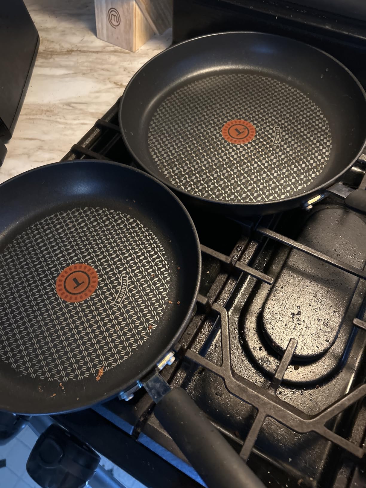 T-fal Ultimate Hard Anodized Nonstick Pots and Pans Set 14 Piece, Oven Broiler Safe 400F, Kitchen Cooking Set w/Fry Pans, Saucepans, Griddle, Dutch Oven, Dishwasher Safe, Cookware, Black customer photo 2