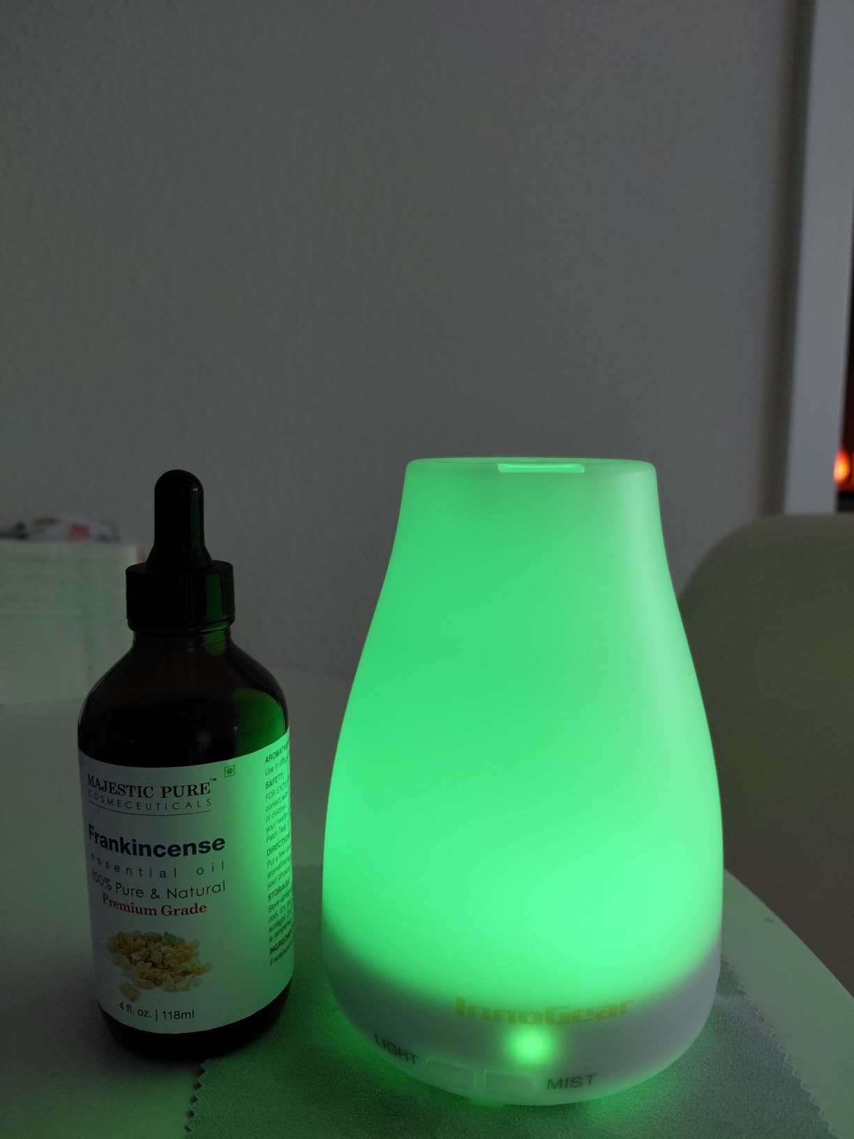 InnoGear Essential Oil Diffuser, Ultrasonic Diffusers for Home Aromatherapy Humidifier for Mother's Gift Bedroom Room 7 Colors LED 2 Mist Mode Auto Off, Basic White customer photo 1