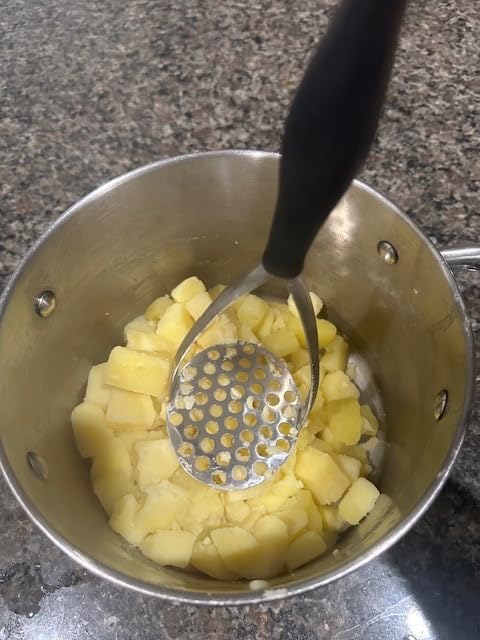 Joyoldelf Heavy Duty Stainless Steel Potato Masher with Silicone Handle customer photo 2