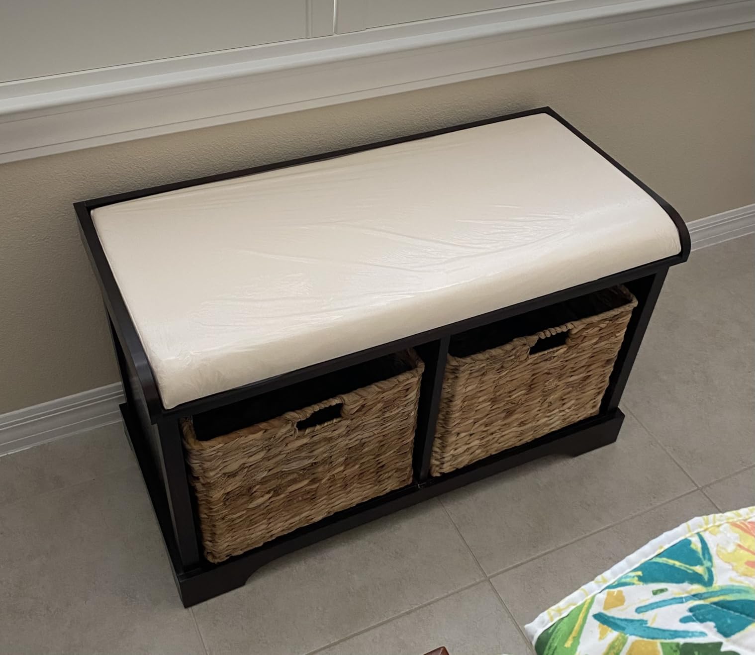 SAFAVIEH Home Collection - Freddy Vintage White Storage Bench with Wicker Baskets & Cushion, Entryway Seating Bench, Fully Assembled (AMH5736D) customer photo 2