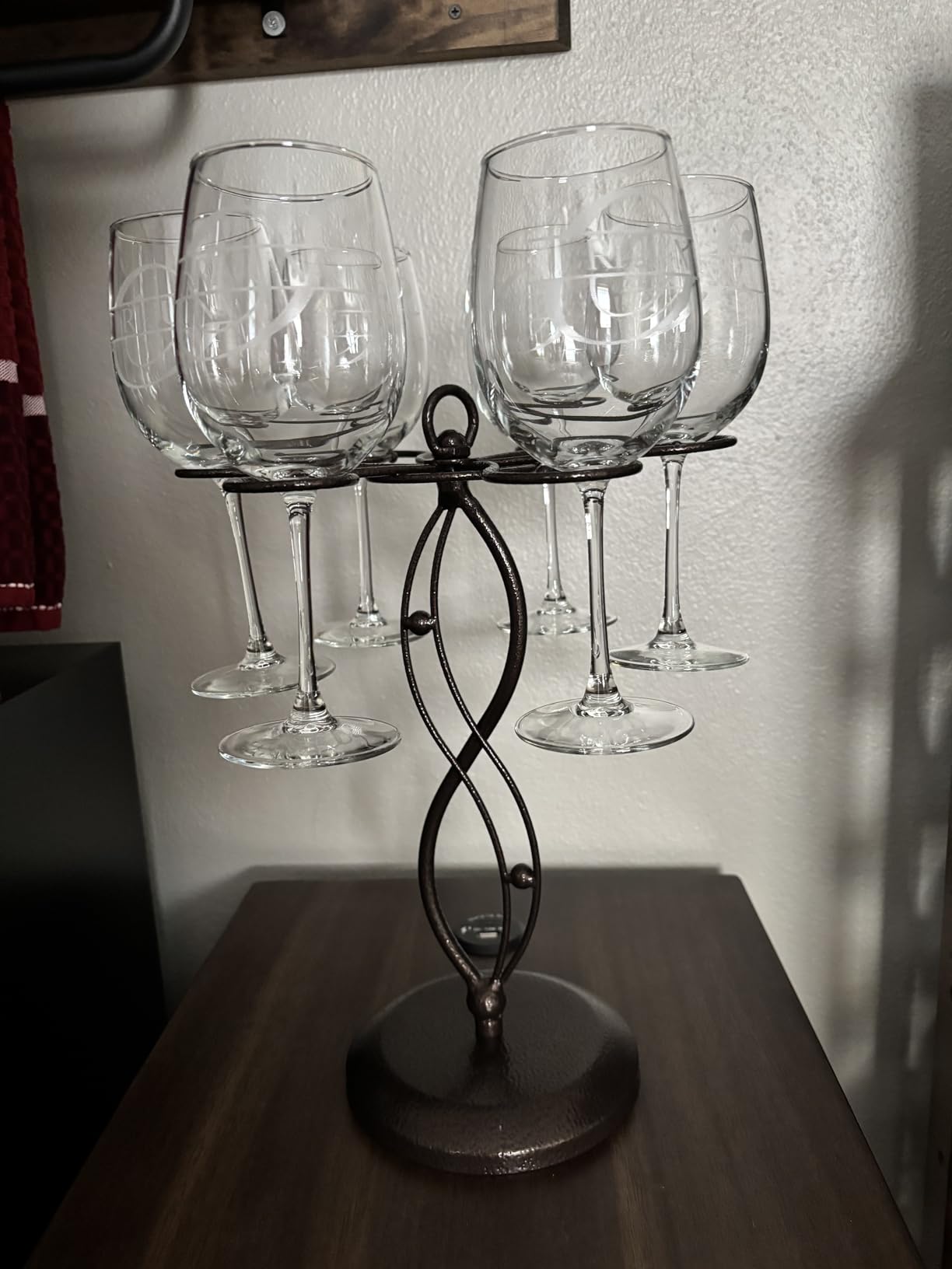 MyGift 6-Hook Rotating Wine Glass Rack with Sturdy Base & Scrollwork Design - Black Metal Countertop Stemware Holder, Rust-Resistant, Space-Saving Storage for Kitchen, Bar, Dining Table customer photo 2