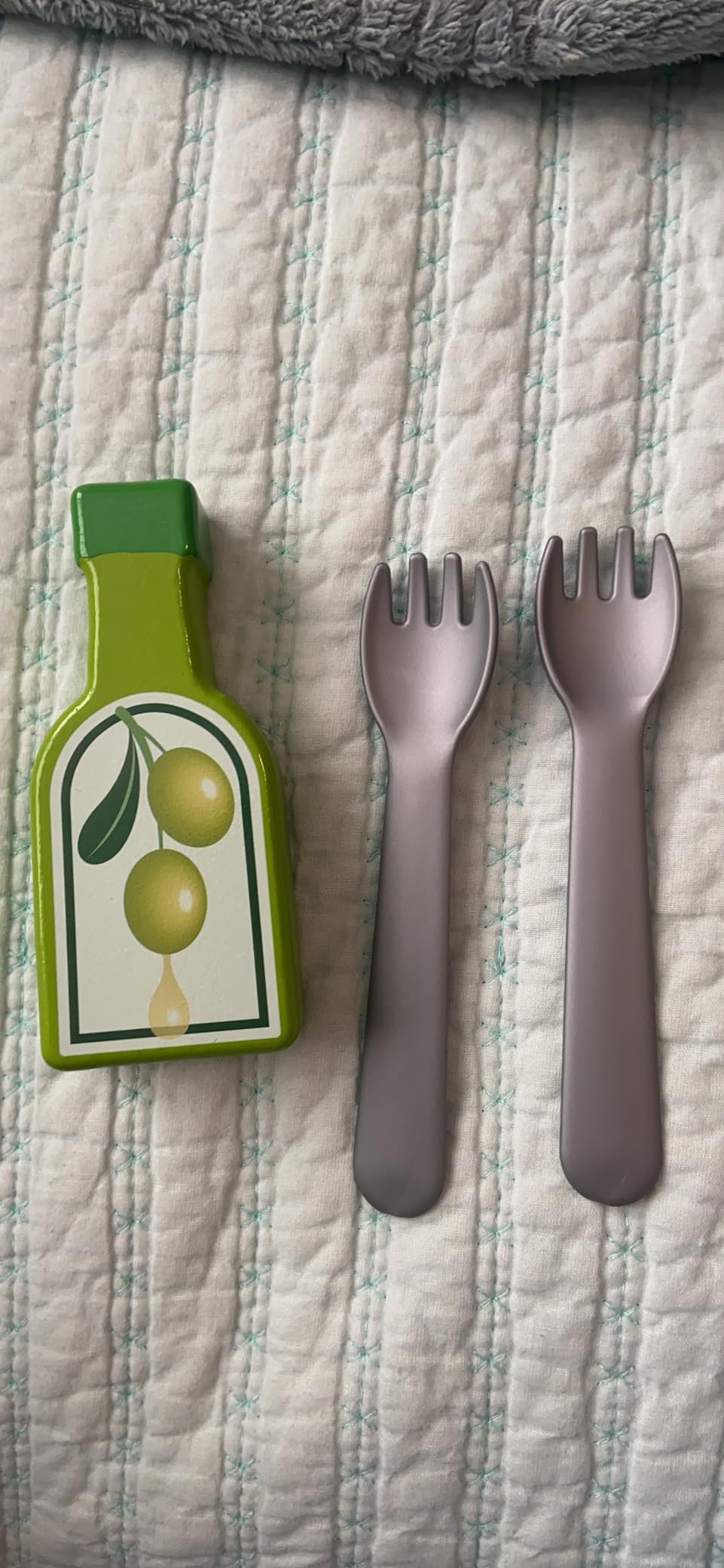 Melissa & Doug 22-Piece Play Kitchen Accessories Set - Utensils, Pot, Pans customer photo 1