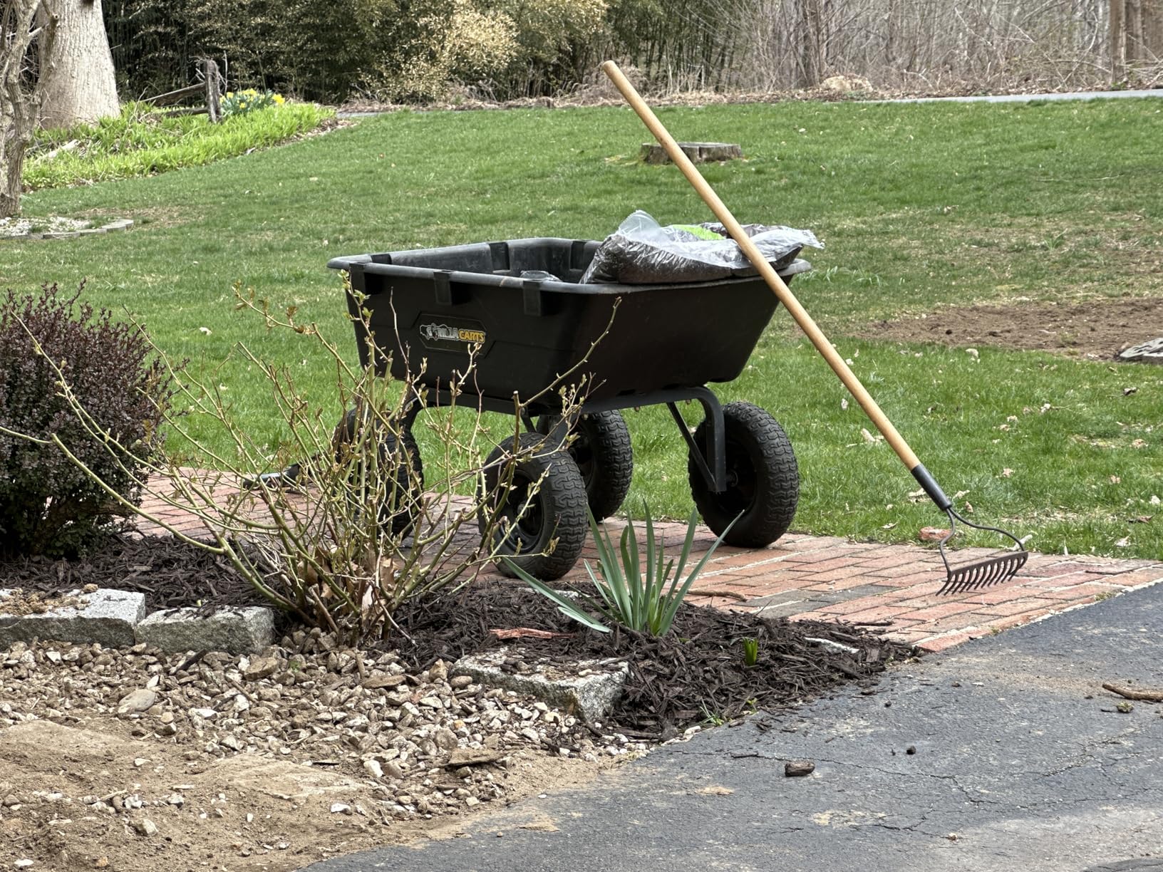 Gorilla Carts Heavy-Duty Poly Yard Dump Cart, 6 Cu Ft Tub, 1200 lb Haul Capacity, Black - Towable Utility Wagon with Quick-Release Dumping & Pneumatic Tires for Landscaping and Gardening customer photo 1