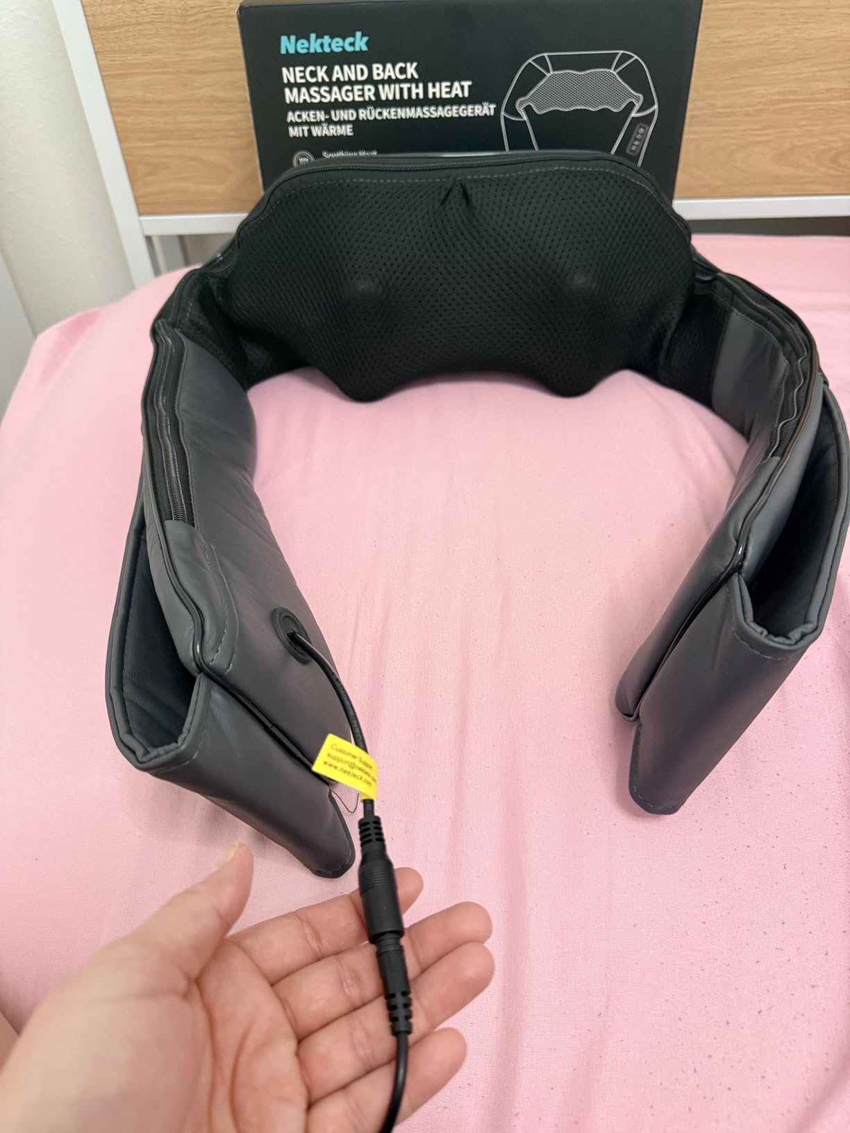 Nekteck Shiatsu Neck Massager with Heat for Pain Relief Deep Tissue, 2026 Upgraded 3D Back Shoulder Kneading Massage Pillow, Mother's Day Father's Day Relaxation Gifts for Mom Dad, Black(NOT Cordless) customer photo 1