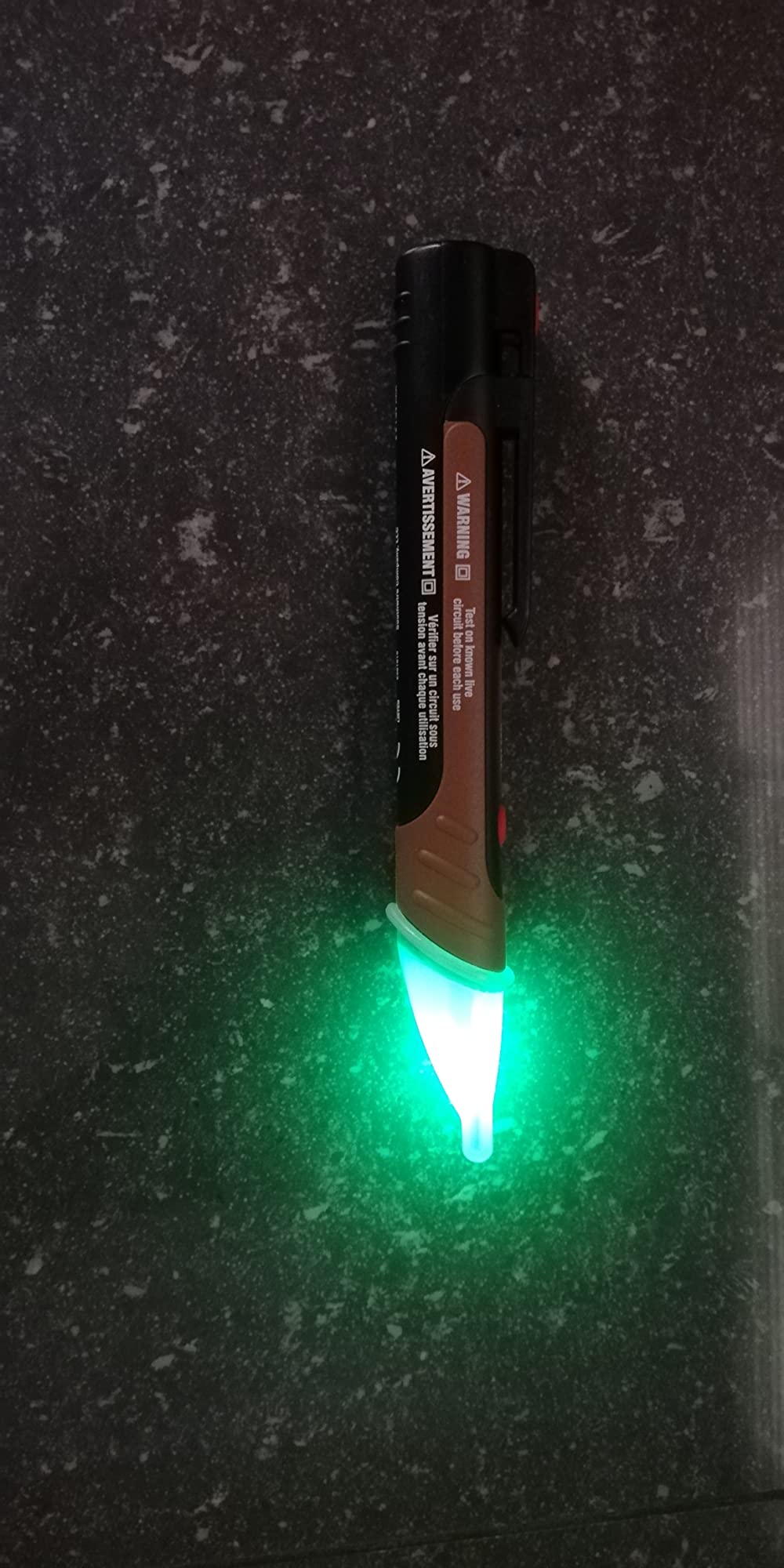 Southwire Tester NCVD - Detects AC Voltage with Audible & Visual Alerts - Auto Power Off - Dual Flashlights - CAT IV 600V Safety Rating customer photo 1