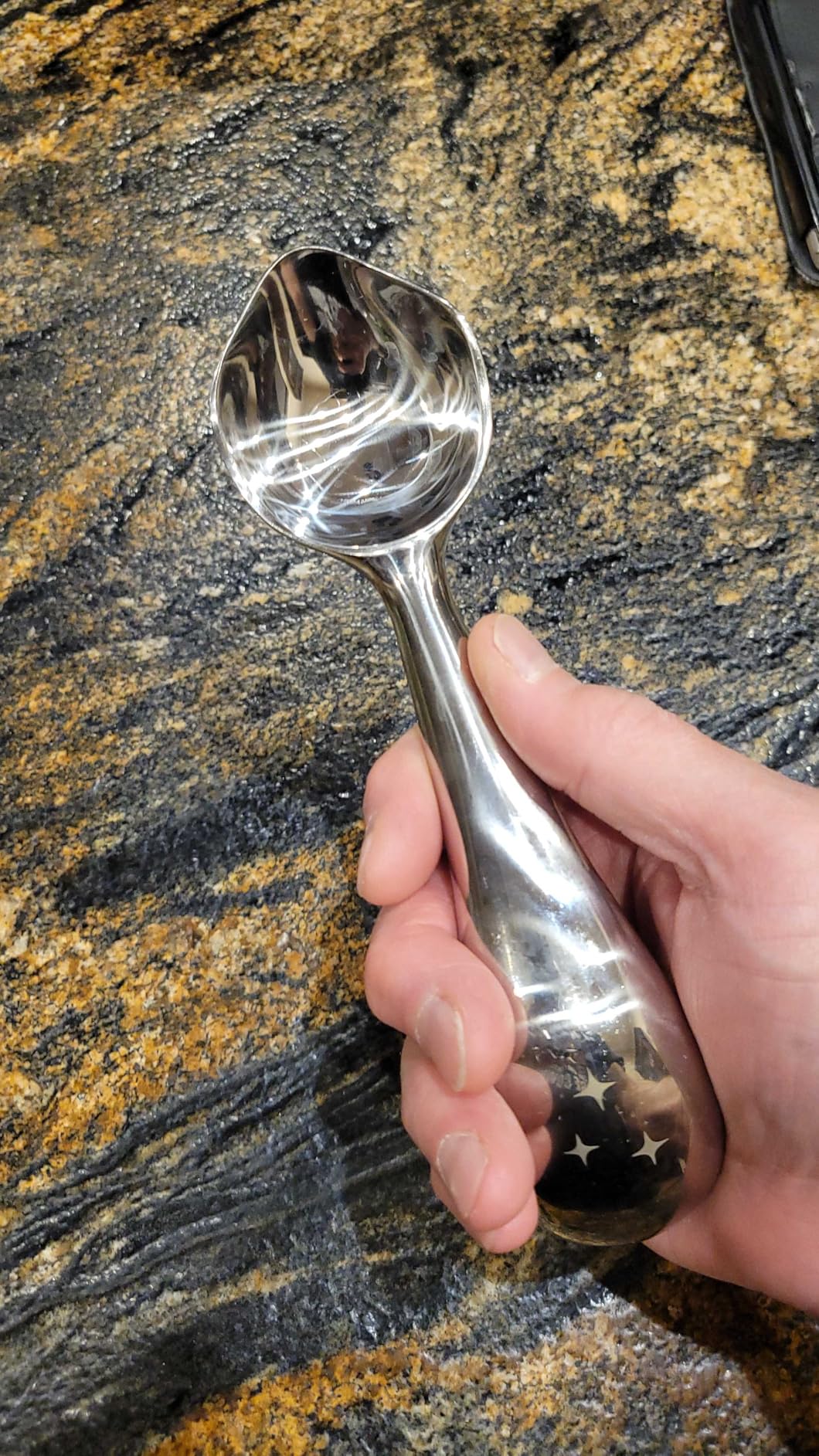 Midnight Scoop - Ergonomic Stainless Steel Ice Cream Scoop | Heavy-Duty, Easy-to-Use, and Dishwasher-Safe | Professional Grade, Handcrafted Design customer photo 1