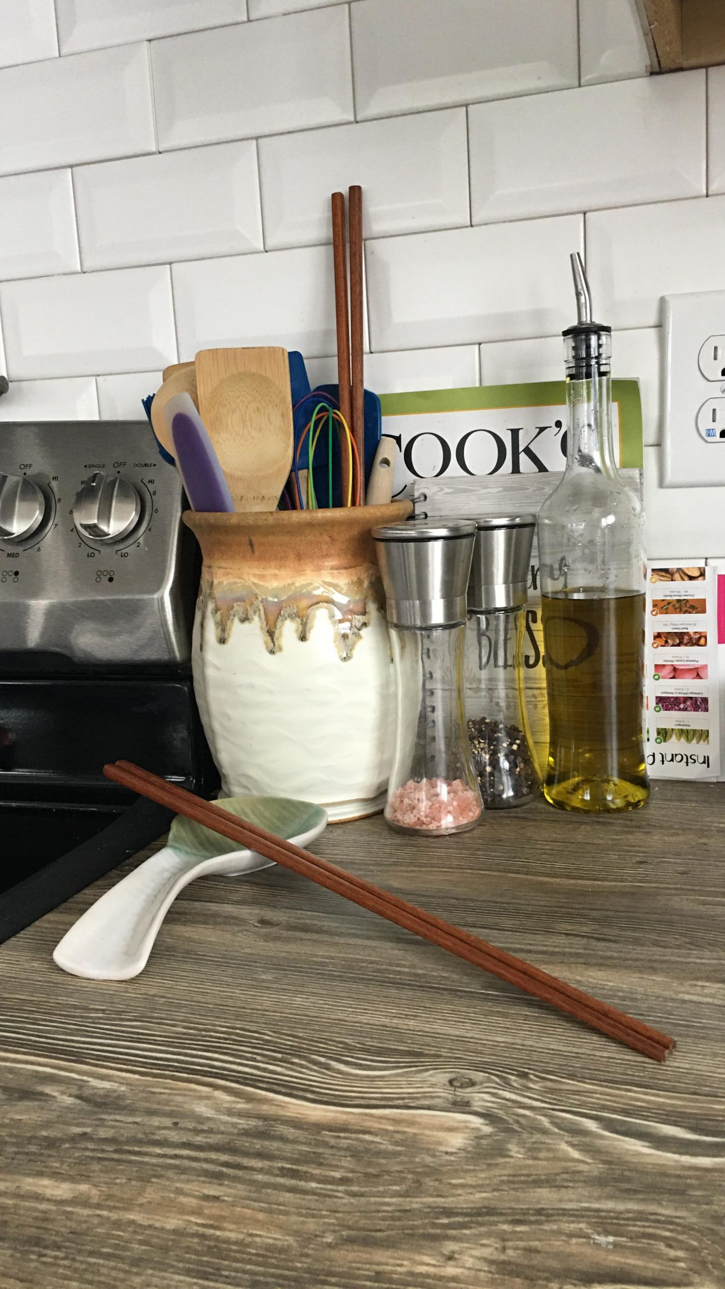 Donxote Wooden Noodles Kitchen Cooking Frying Chopsticks 16.5 Inches Brown Extra Long Set of 2 Pairs customer photo 1