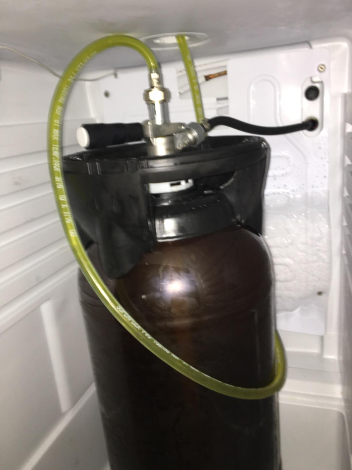Ubertap Draft Beer Keg Tap Picnic Party Pump, Single Faucet with Foot Pump, US Sankey D coupler, Black customer photo 2