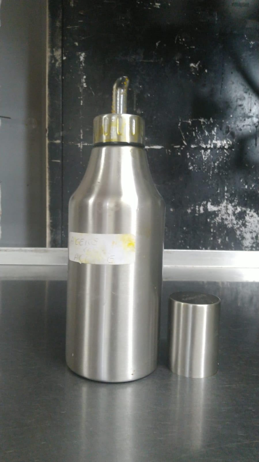 Flyboo Olive Oil Dispenser, Oil Bottle Stainless Steel Leak Proof Olive Oil Decanter for Kitchen customer photo 2