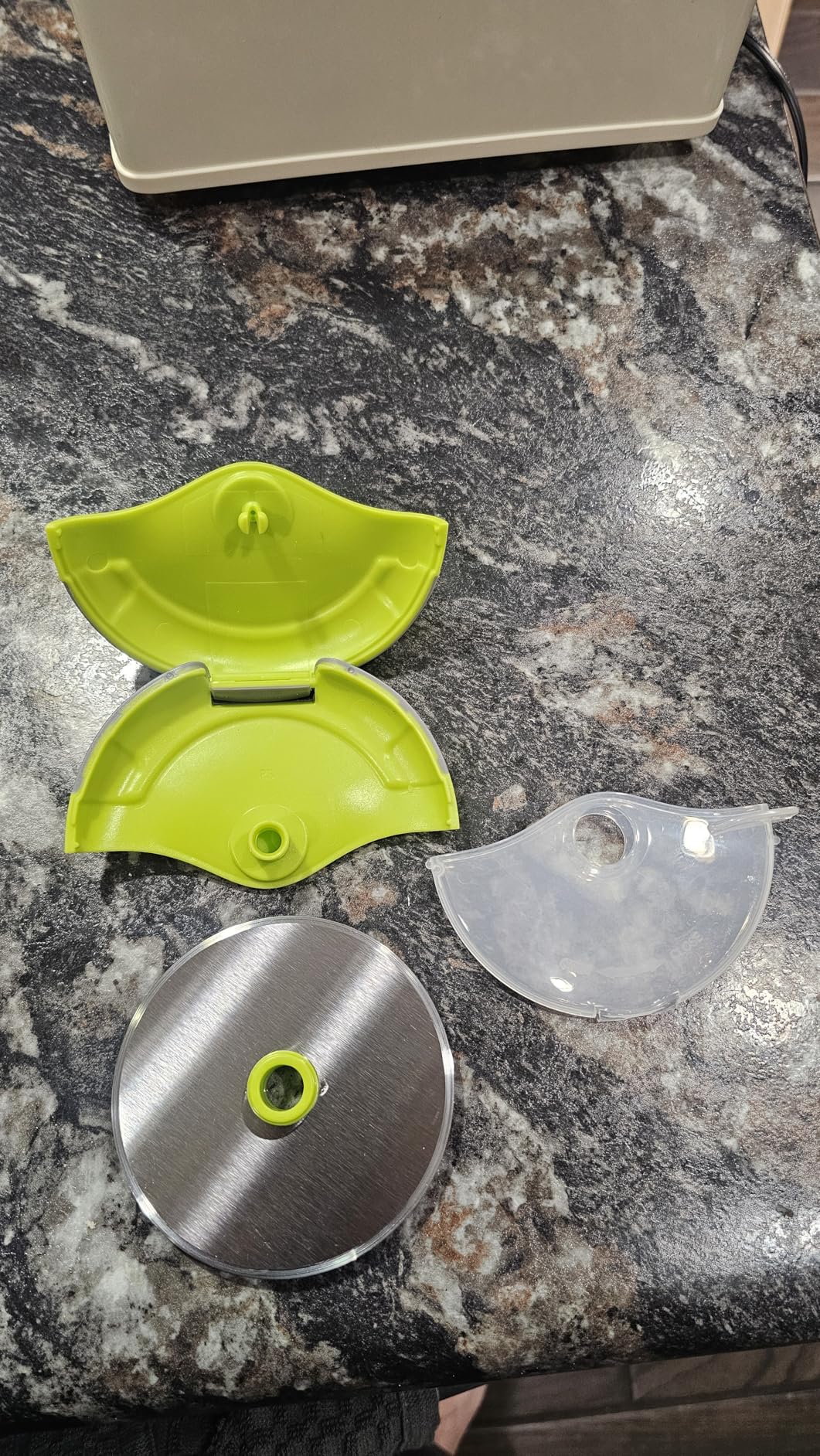 Kitchy Pizza Cutter Wheel with Protective Blade Cover, Ergonomic Pizza Slicer (Blue) customer photo 1