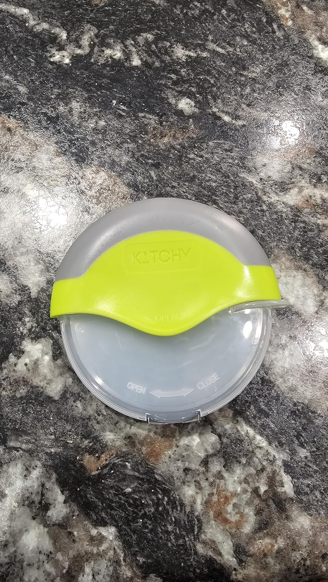 Kitchy Pizza Cutter Wheel with Protective Blade Cover, Ergonomic Pizza Slicer (Blue) customer photo 2