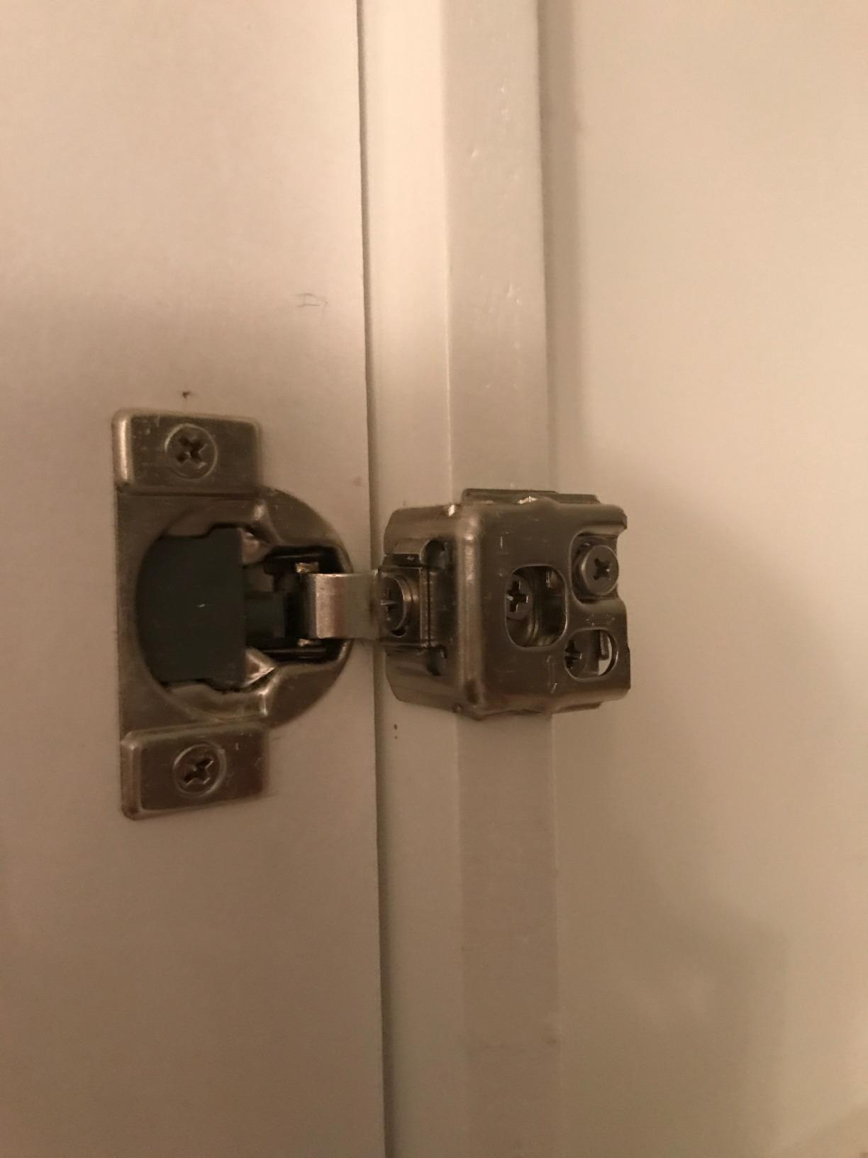Berta 20-Pack 1-1/4 inch Overlay Soft Closing Face Frame Cabinet Hinges, 105 Degree 6-Ways 3-Cam Adjustment Concealed Kitchen Cabinet Door Hinges with Screwss (1-1/4 in. Overlay, 20 Pieces) customer photo 1