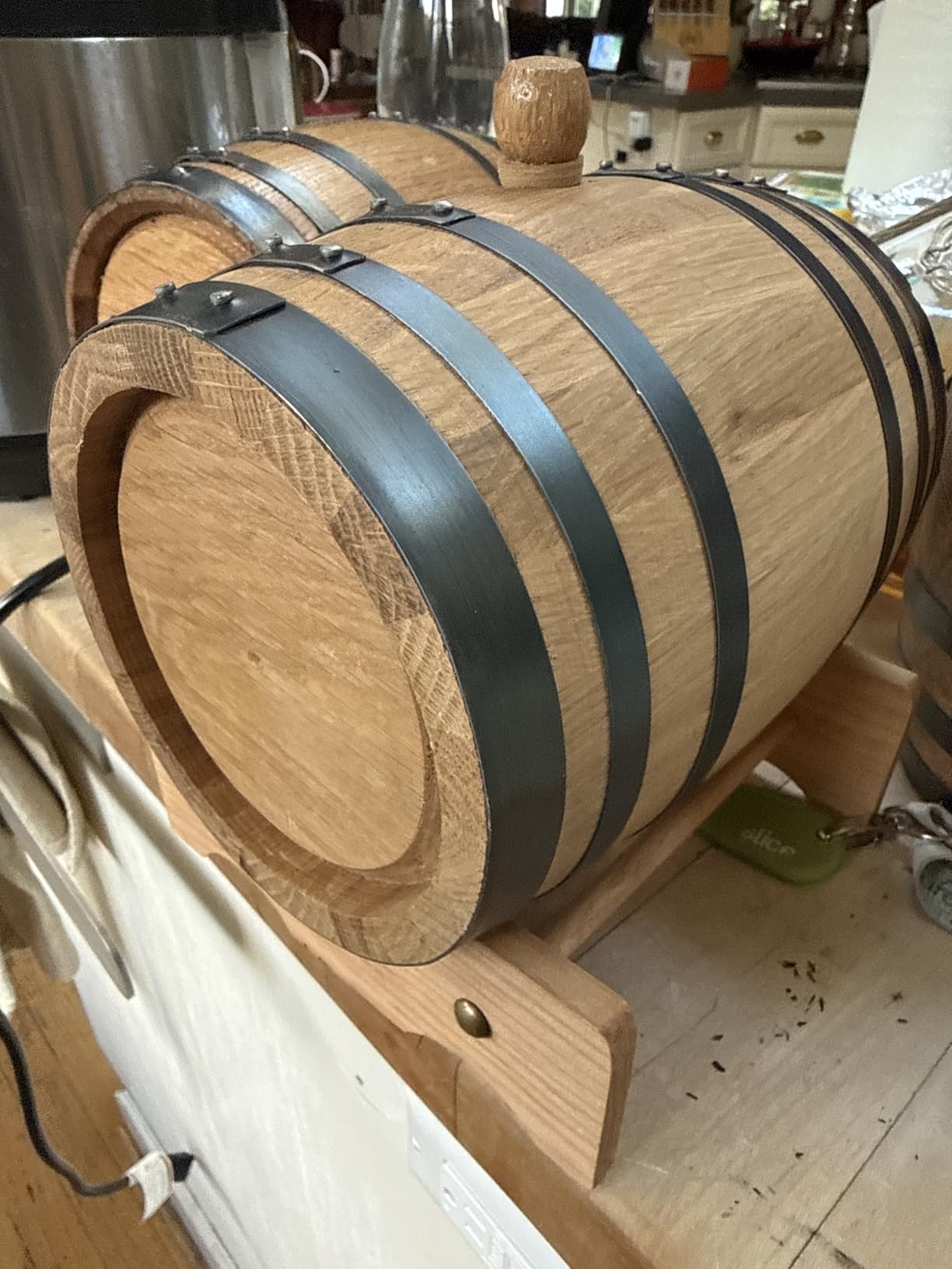Red Head Barrels - 1 L Premium Distillery-Grade Oak Barrels for Aging Whiskey, Rum, and More, Ideal for Whiskey Barrel or Wine Barrel, American Charred Oak Barrel with 12-Page Cocktail Recipe Booklet customer photo 2