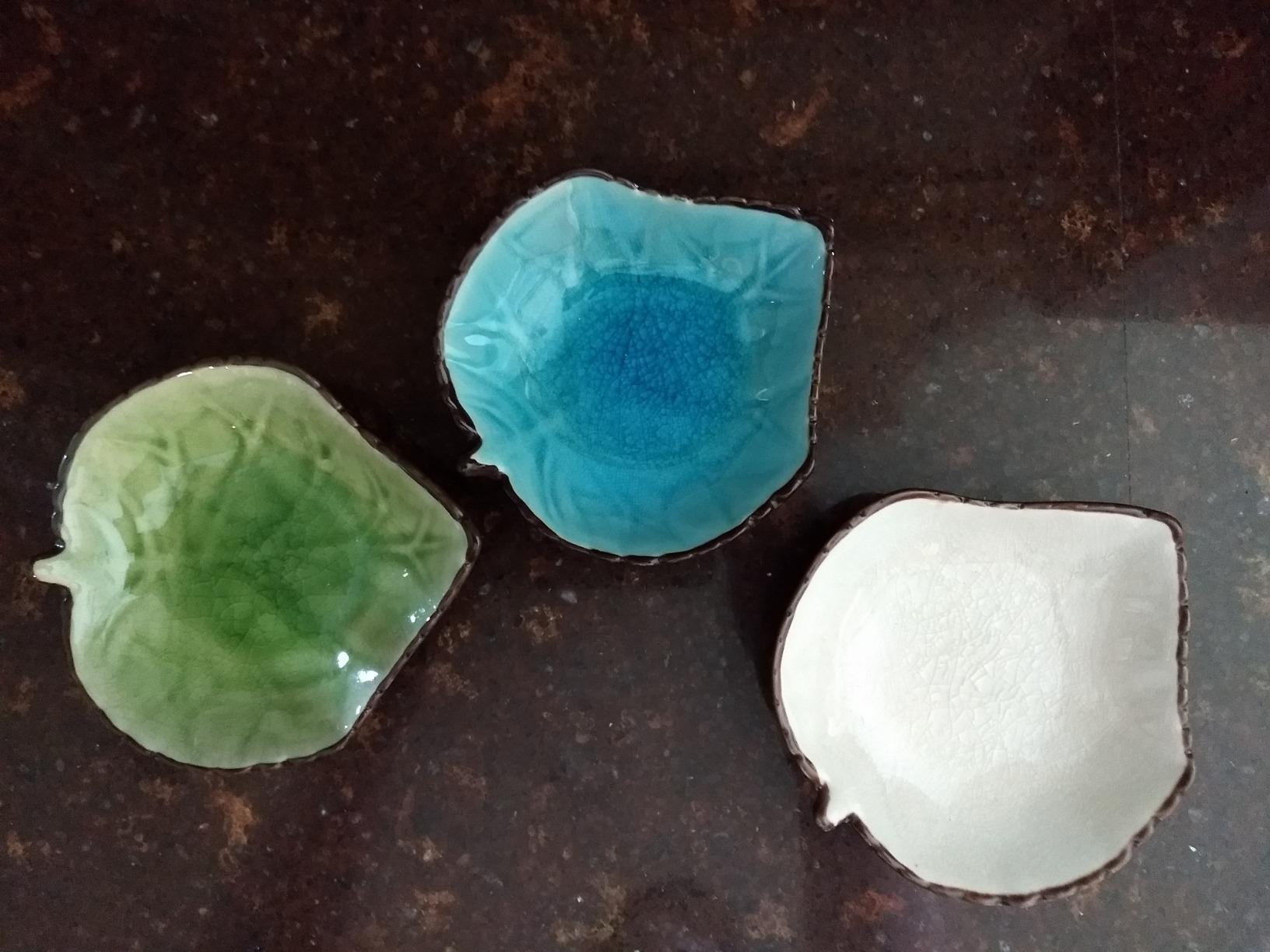 WAIT FLY Lovely Grape Leaves Shaped Ceramics Seasoning Dishes/Tea Bag Holders/Ketchup Saucer/Appetizer Plates/Vinegar Spice Salad Soy Sushi Wasabi Seasoning Dipping Bowls, Set of 3 customer photo 1