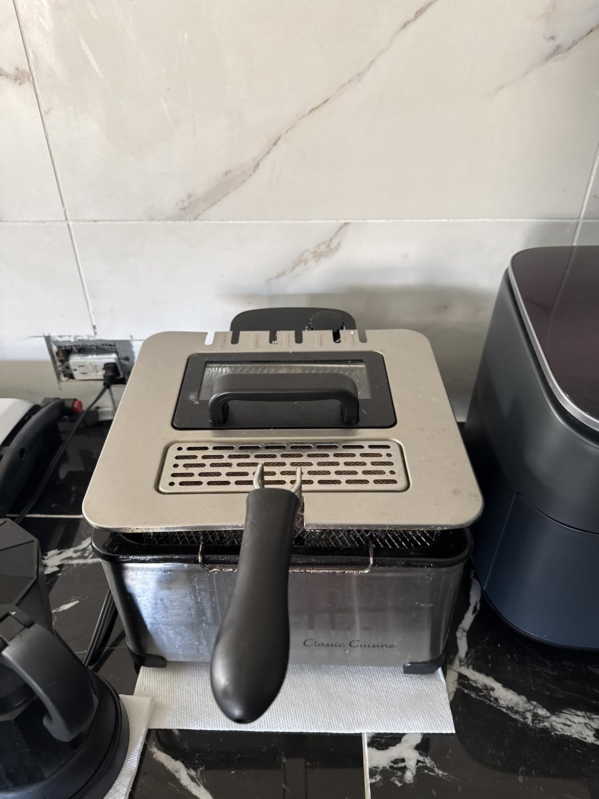 Deep Fryer - 4-Liter Electric Oil Fryer - 1 Large Basket and 2 Small for Dual Use - Stainless-Steel Cooker with Cool Touch Features by Classic Cuisine customer photo 1