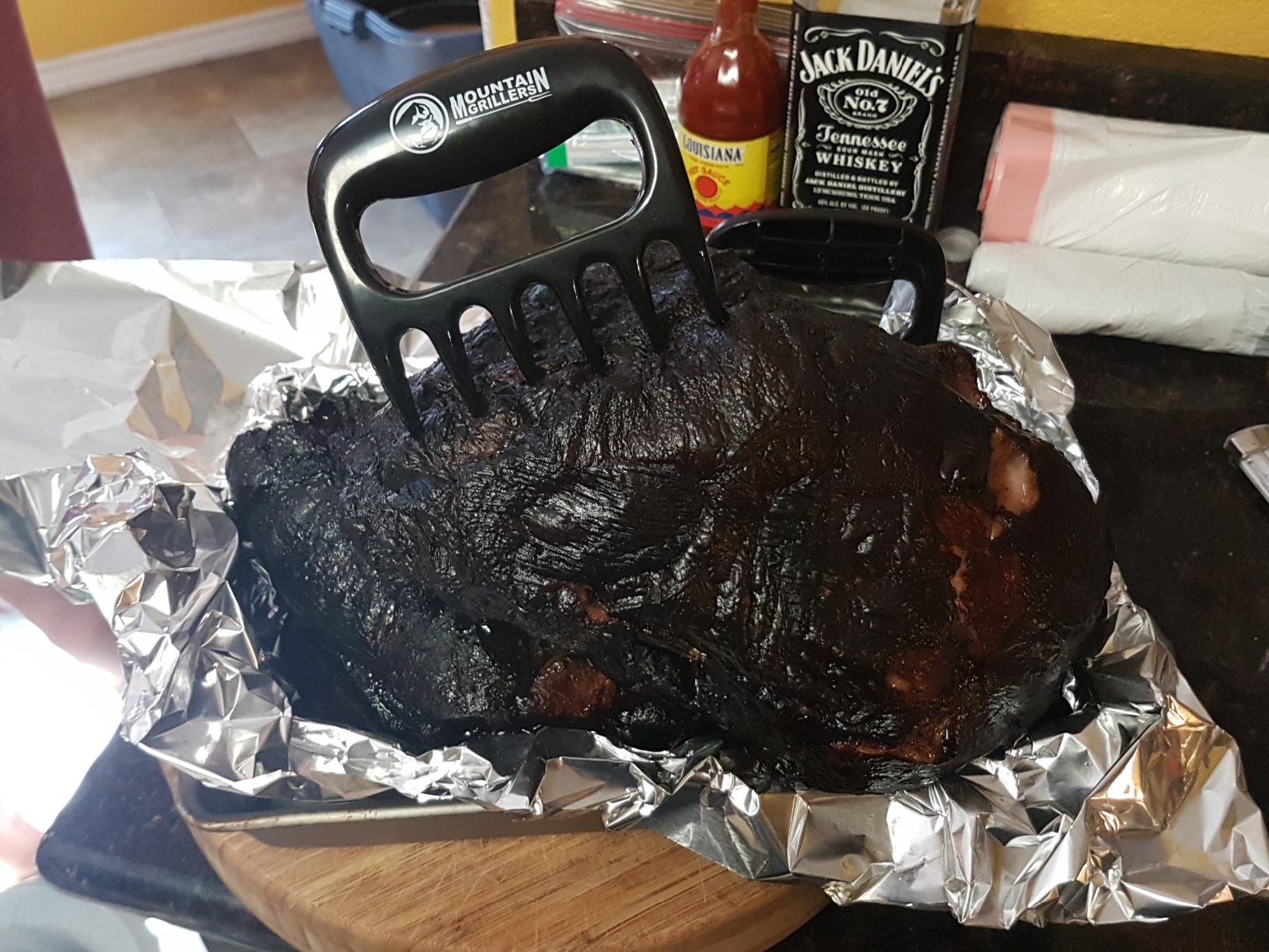Mountain Grillers Meat Claws - Pulled Pork Shredder Tools for BBQ - Bear Claws for Shredding Meat on Grill, Smoker, or Barbecue - Heavy Duty Grilling Accessories - Pack of 2, Black customer photo 1