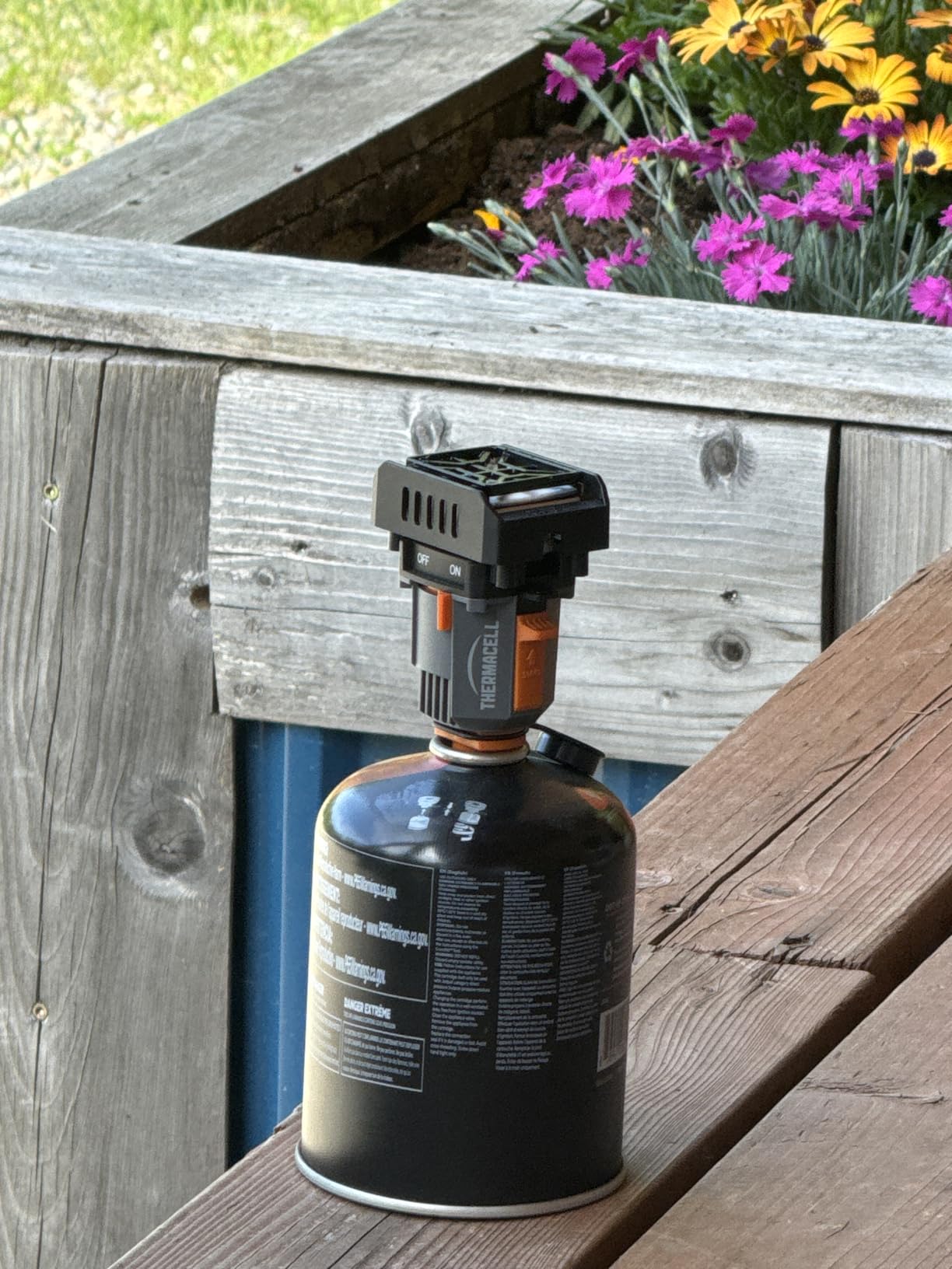 Thermacell Fuel-ZoneGuard Backpacker Fuel Powered Mosquito Repeller; 15-FT Zone of Scientifically Proven Outdoor Protection; Patio Shield; 16-Hr Refill; Bug Spray Alternative; Scent Free; DEET-Free customer photo 1