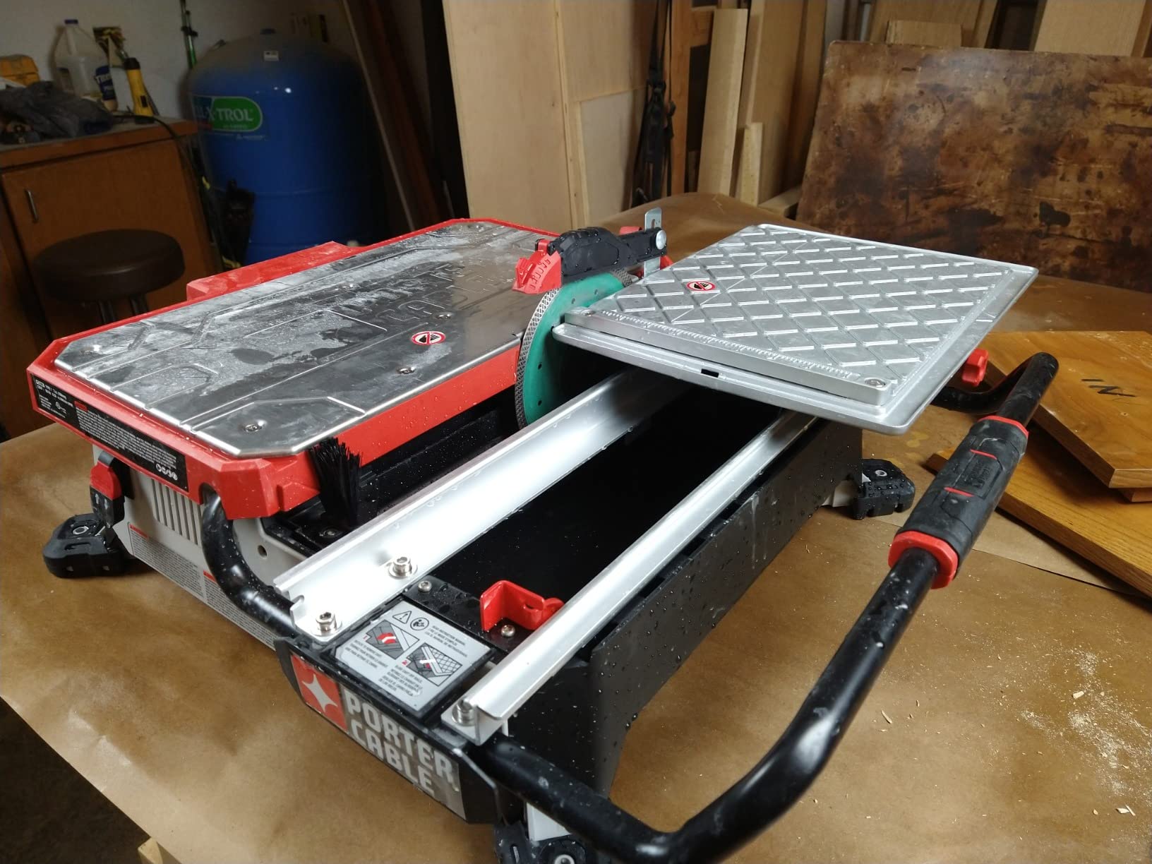 PORTER-CABLE Tile Saw, Wet Saw with 7-inch Cutting Capacity and On-Board Cutting Guide (PCE980) customer photo 2