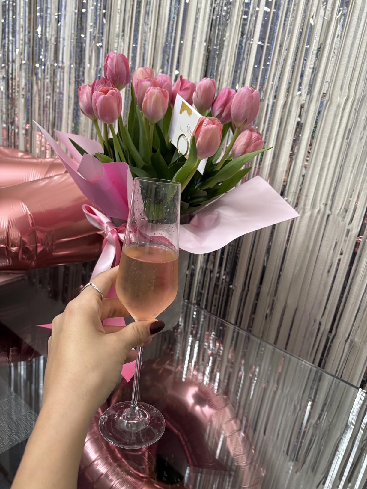 JoyJolt Champagne Glasses Layla Collection, Set of 4 - 6.7 oz Elegant Crystal Stemmed Champagne Flutes for Prosecco, Sparkling Wine, Mimosas, Cocktails, Weddings, Anniversaries, Parties customer photo 1