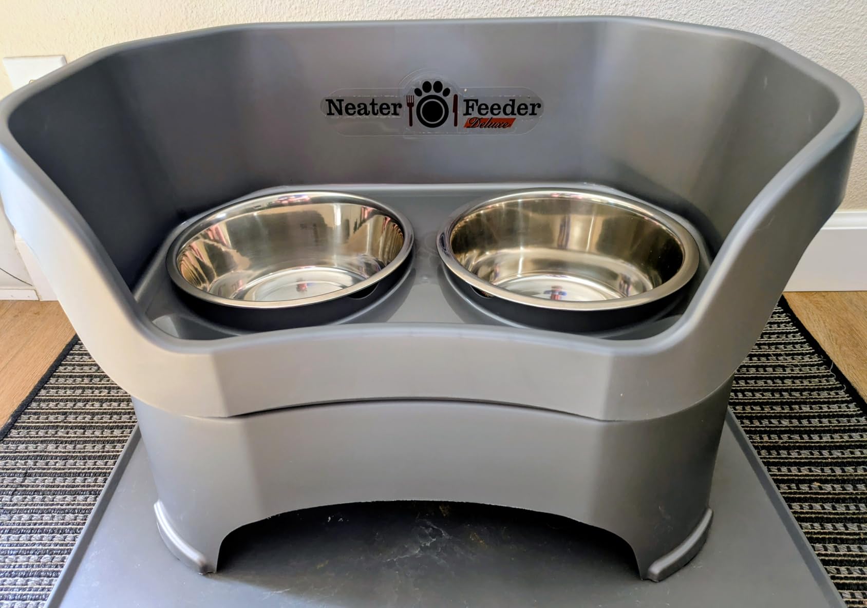 Neater Pet Brands Neater Feeder Deluxe Mess Proof Dog Bowls Elevated for Large Dogs Over 40 lbs, Made in USA, No Spill Raised Dog Food Bowl Stand Feeding Station, Food and Water Bowl Set, Black customer photo 1