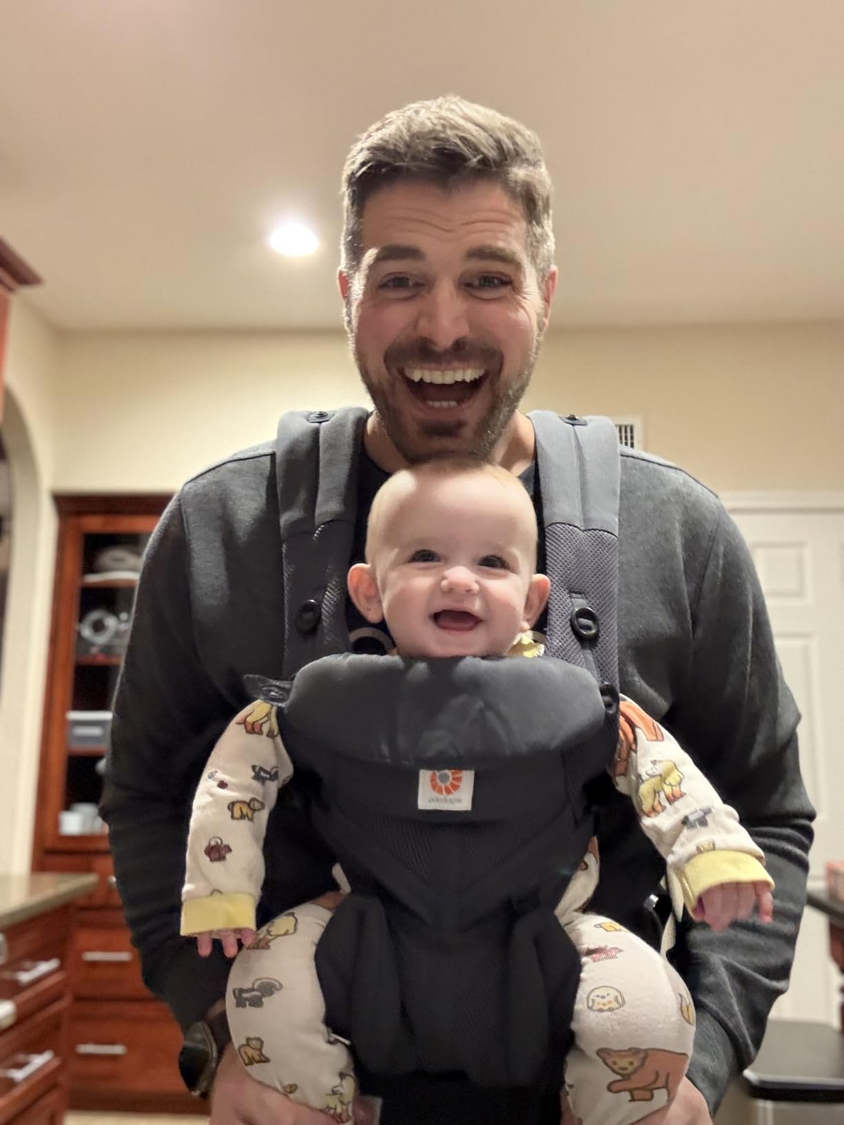 Ergobaby Omni Classic Baby Carrier for Newborn to Toddlers 0-48 Months (7-45 lbs) - 4-Position Breathable Mesh Baby Carrier with Ergonomic Support - Pearl Grey customer photo 1