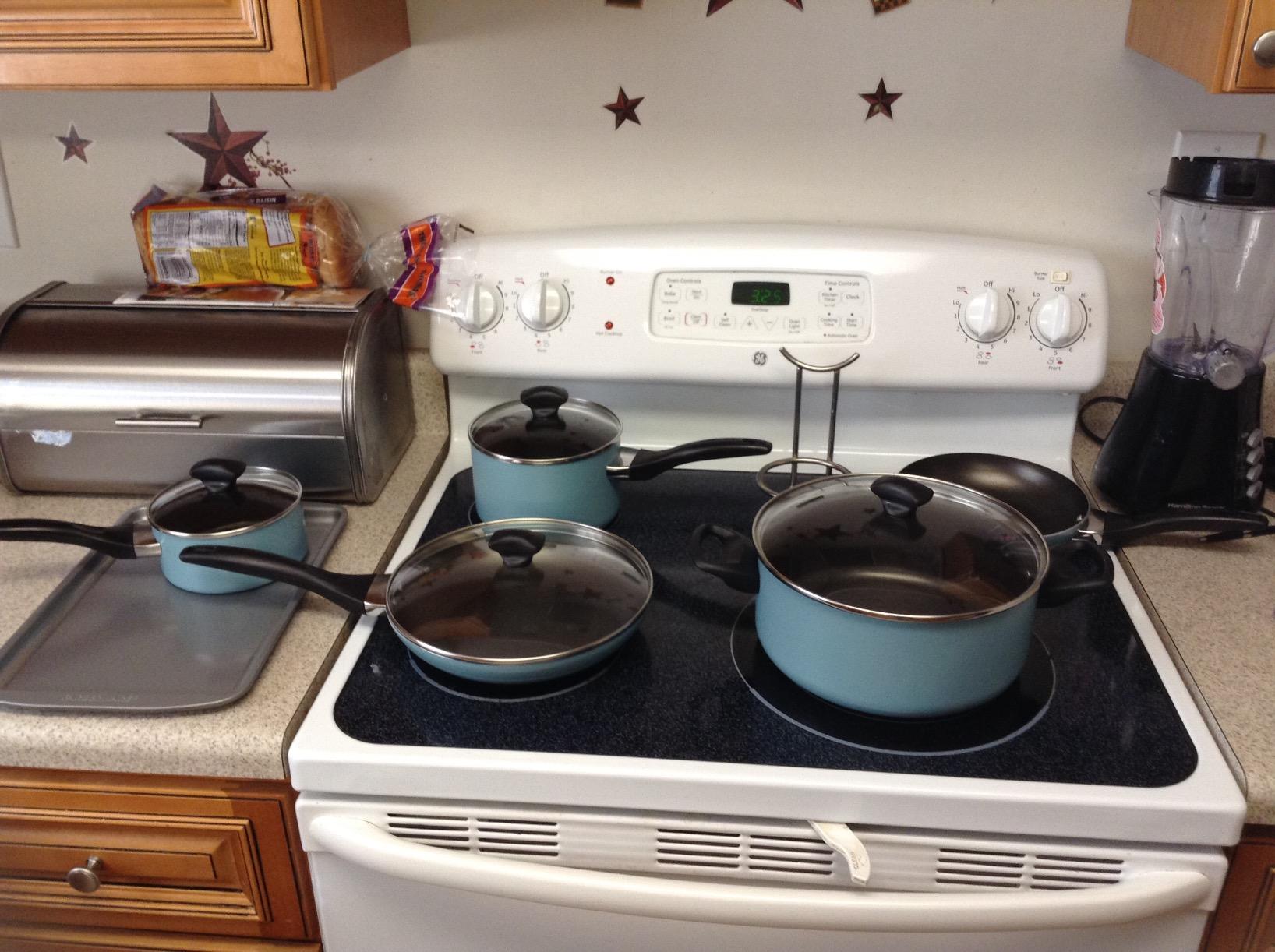 Farberware Dishwasher Safe Nonstick Cookware Set / Pots and Pans Set - 15 Piece, Blue customer photo 2