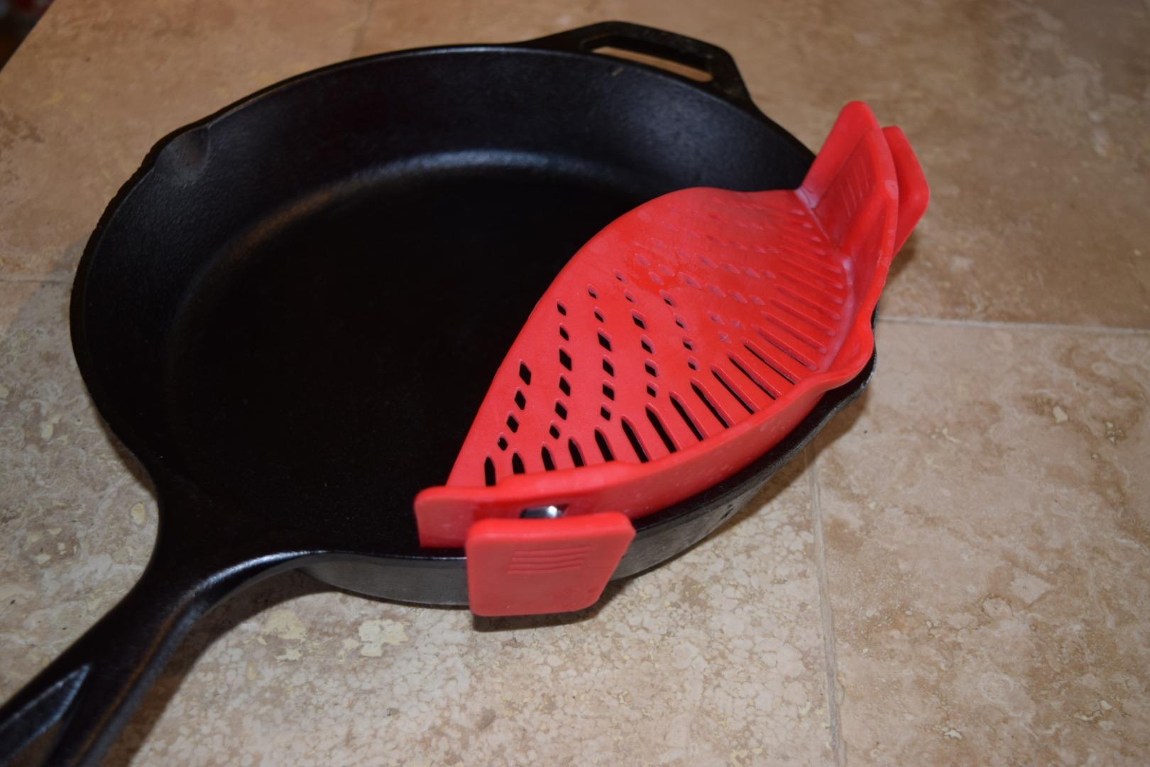 Snap Strainer, DaKuan 2 Packs of Hands-free Clip-on Heat Resistant Colander Pour Spout for Pasta Vegetable Noodles Pot bowl Pan customer photo 2