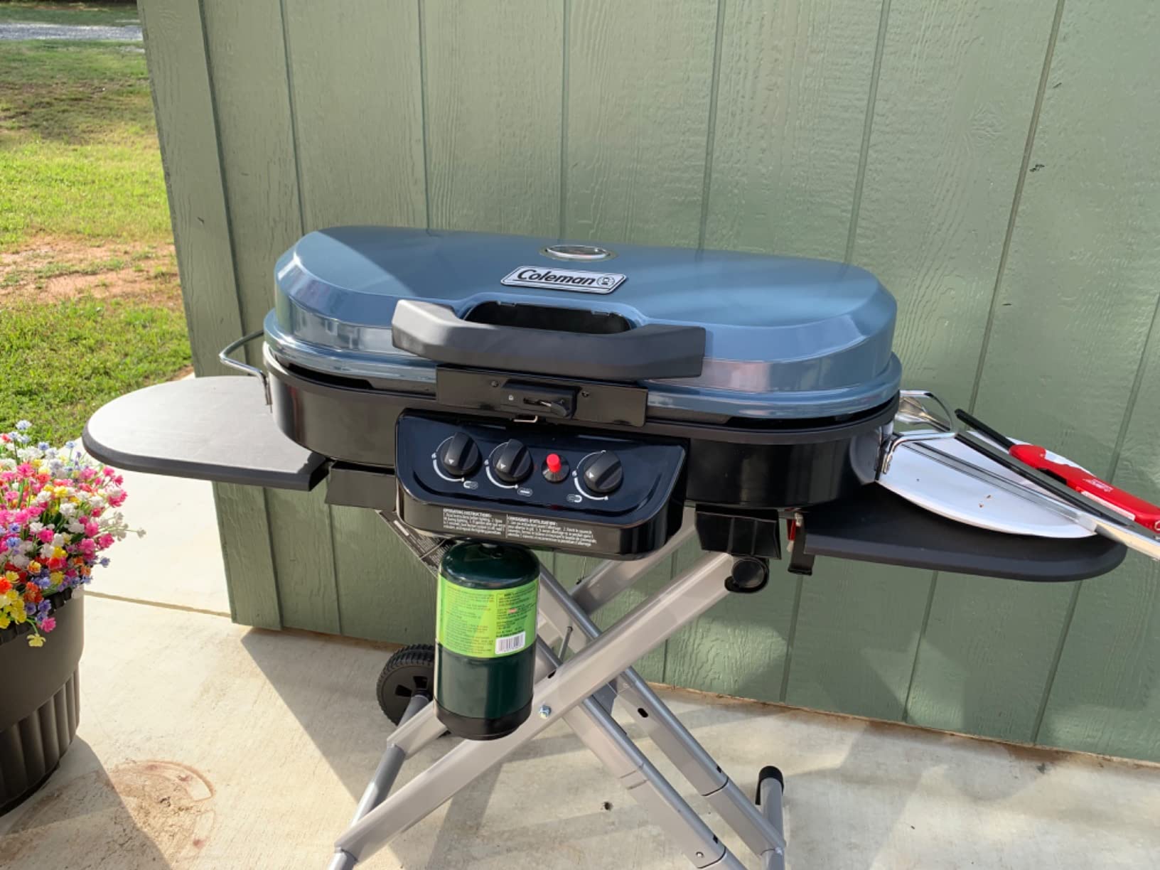 Coleman RoadTrip 285 Portable Stand-Up Propane Grill with 3 Adjustable Burners & Instastart Ignition, 20,000 BTUs of Power for Outdoor Cooking, Camping, Tailgating, Grilling, BBQs customer photo 2