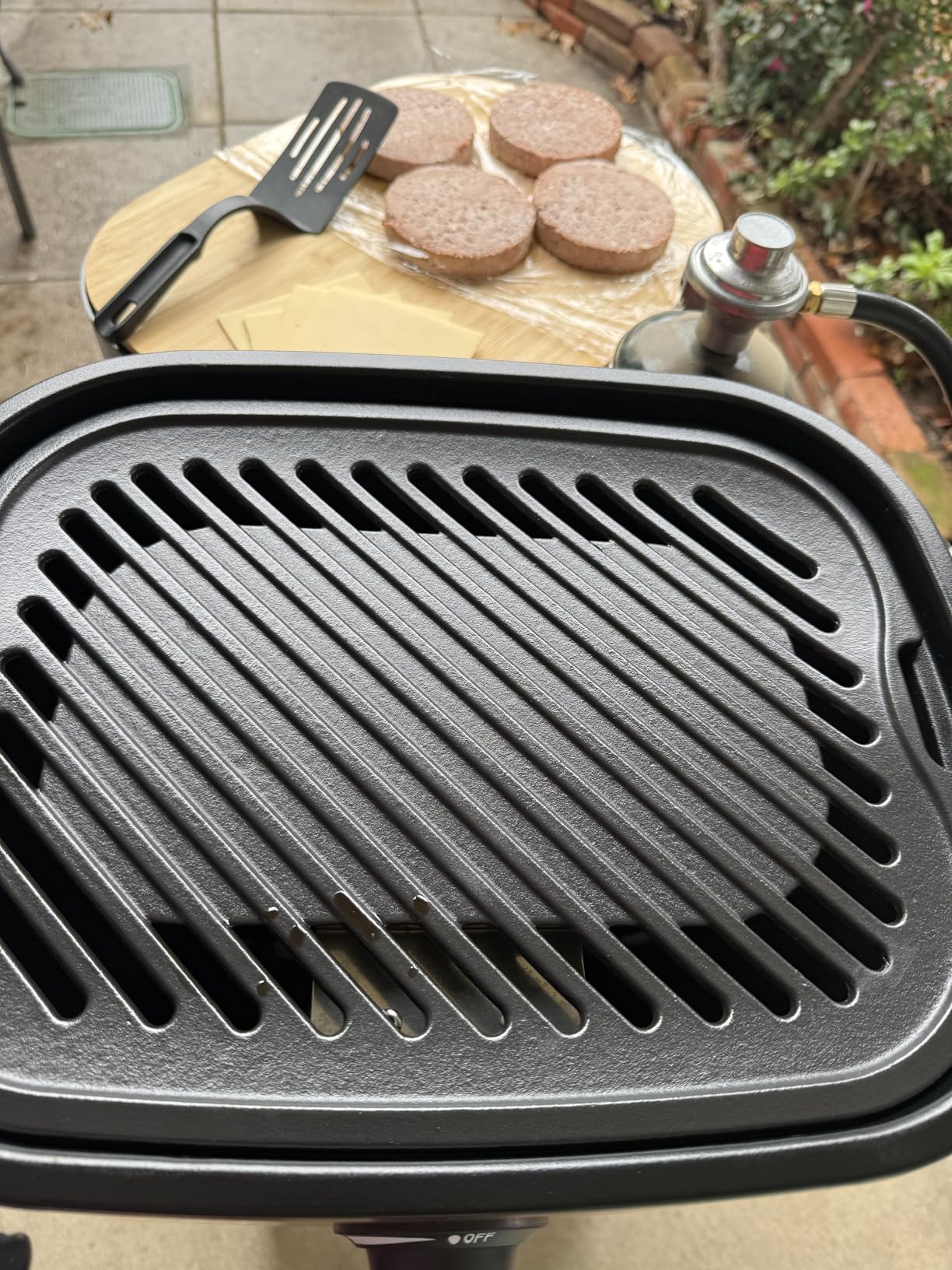 Cuisinart Venture™ Portable Gas Grill, Small Camping Grill with Cutting Board and Handle, Non Stick Porcelain Enameled Cast Iron Grate, 9,000 BTU Stainless Steel Burner for Camping, Tailgates, Beaches customer photo 1