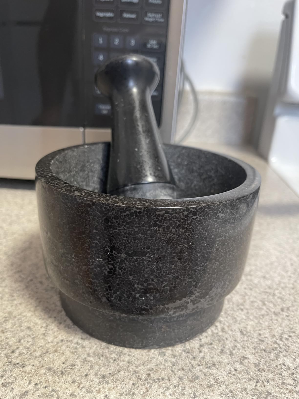 Laevo Mortar and Pestle Large Set - Black Granite Stone Spice Grinder, 2.1 Cup Capacity, 5.5 Inches - Reversible Molcajete Mexicano customer photo 2
