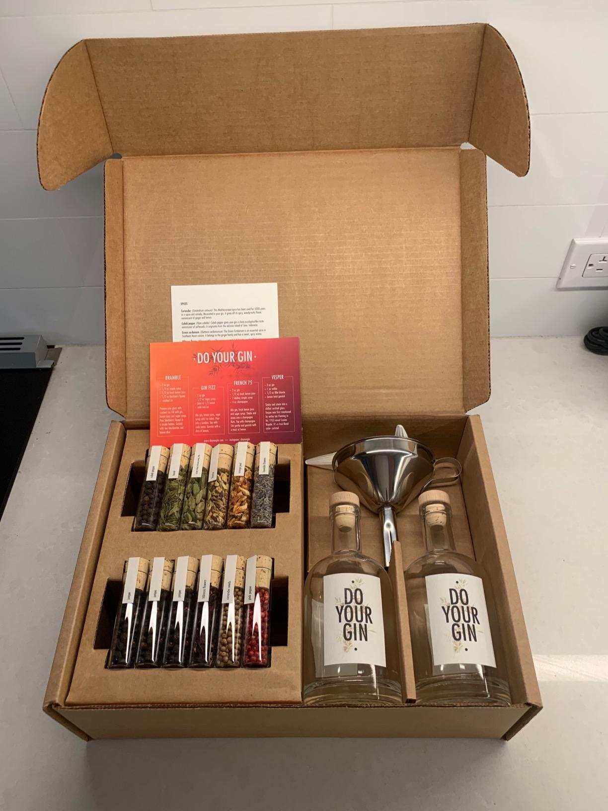 DO YOUR GIN | DIY Gin Making Kit with 12 Botanicals, Bottles & Recipes | Cocktail Making Kit | Gifts for Gin Lovers, Men & Women | Birthday, Father's Day & Christmas customer photo 1