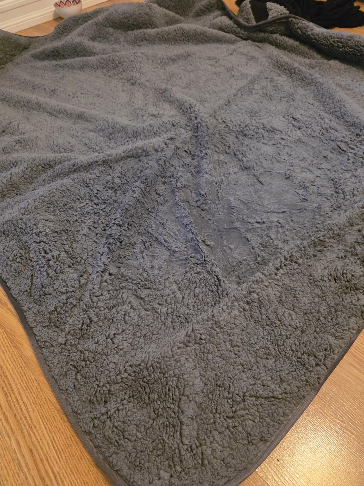 Tirrinia Waterproof Outdoor Blanket with Sherpa Lining, Windproof Triple Layers Warm Comfy Foldable for Camping Stadium, Beach, Picnic customer photo 1