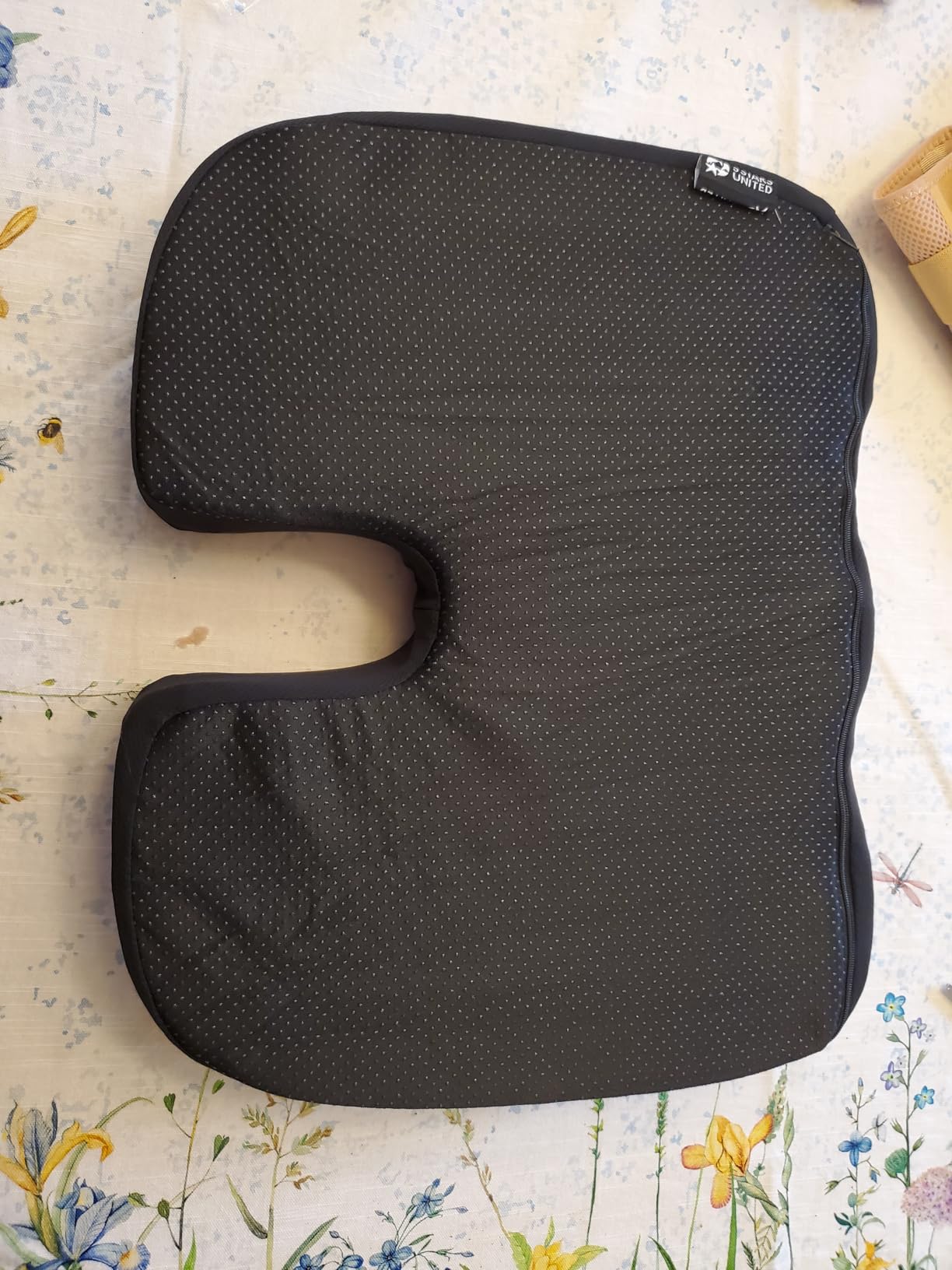 5 STARS UNITED Seat Cushion - Memory Foam Chair Cushion for Tailbone Pain Relief - Ergonomic Support for Coccyx, Sciatica & Butt - Office, Desk & Gaming Chair, Car Seat, Wheelchair, Airplane, Black customer photo 2