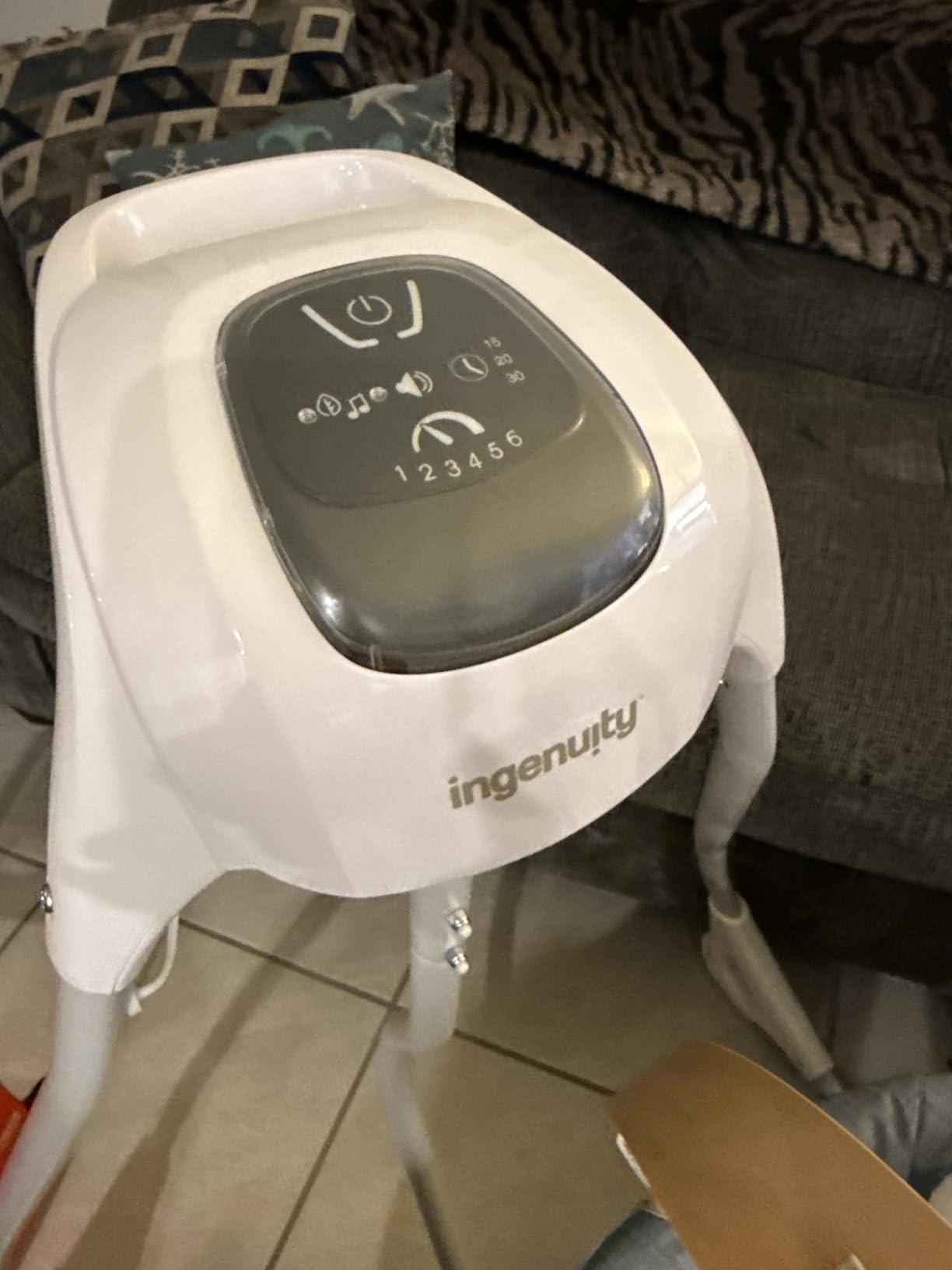 Ingenuity SimpleComfort Lightweight Compact 6-Speed Multi-Direction Baby Swing, Vibrations & Nature Sounds, 0-9 Months 6-20 lbs (Pink Cassidy) customer photo 2