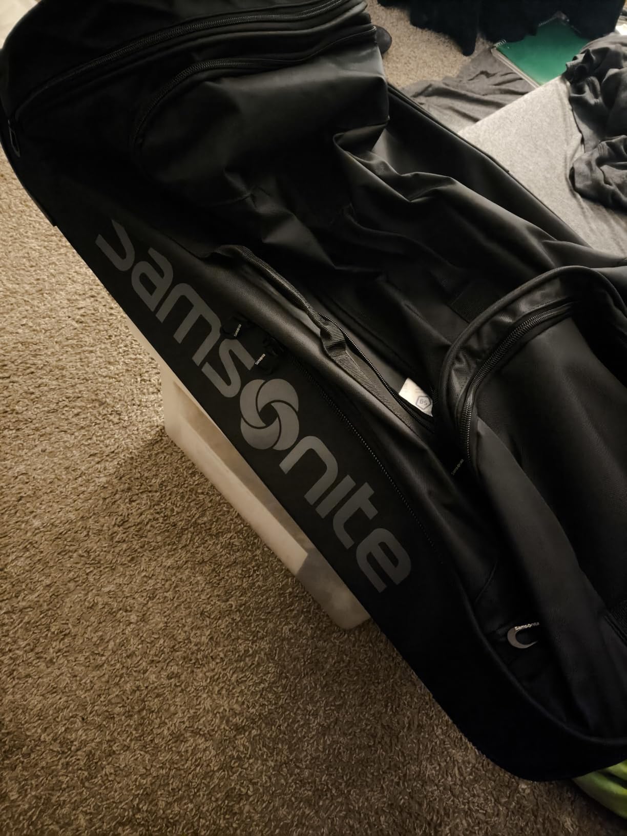 Samsonite Andante 2 Wheeled Duffel Bag - 22-Inch Durable Rolling Luggage with Inline Skate Wheels, Push-Button Handle & Spacious Compartments - Travel-Friendly and Lightweight - All Black customer photo 2