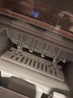 Frigidaire 26 Lbs per Day Portable Compact Maker, Ice Making Machine, Stainless customer photo 1