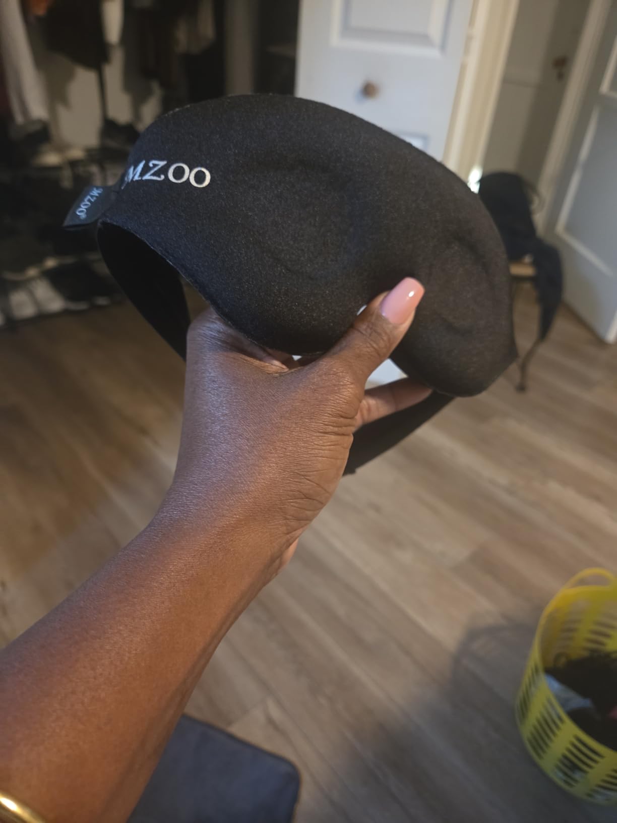 MZOO Luxury Sleep Eye Mask for Side Sleeper Men Women, Zero Eye Pressure 3D Sleeping Mask, Light Blocking Patented Design Night Blindfold, Soft Eye Shade Cover for Travel, Black customer photo 2