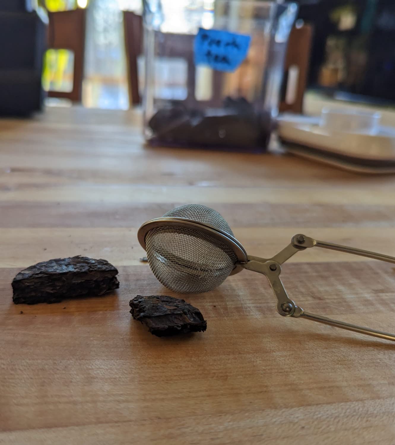 LWXLJMJZC (24 Cakes-96 Cups) Pu-erh Tea in Bamboo Leaf Tube -Ripe Puerh Tea Cake -Easily Divided into Halves or Quarters-Shu Puer Tea-Ripe Puerh Tea Mini Cakes (200g/7.1 oz) customer photo 1