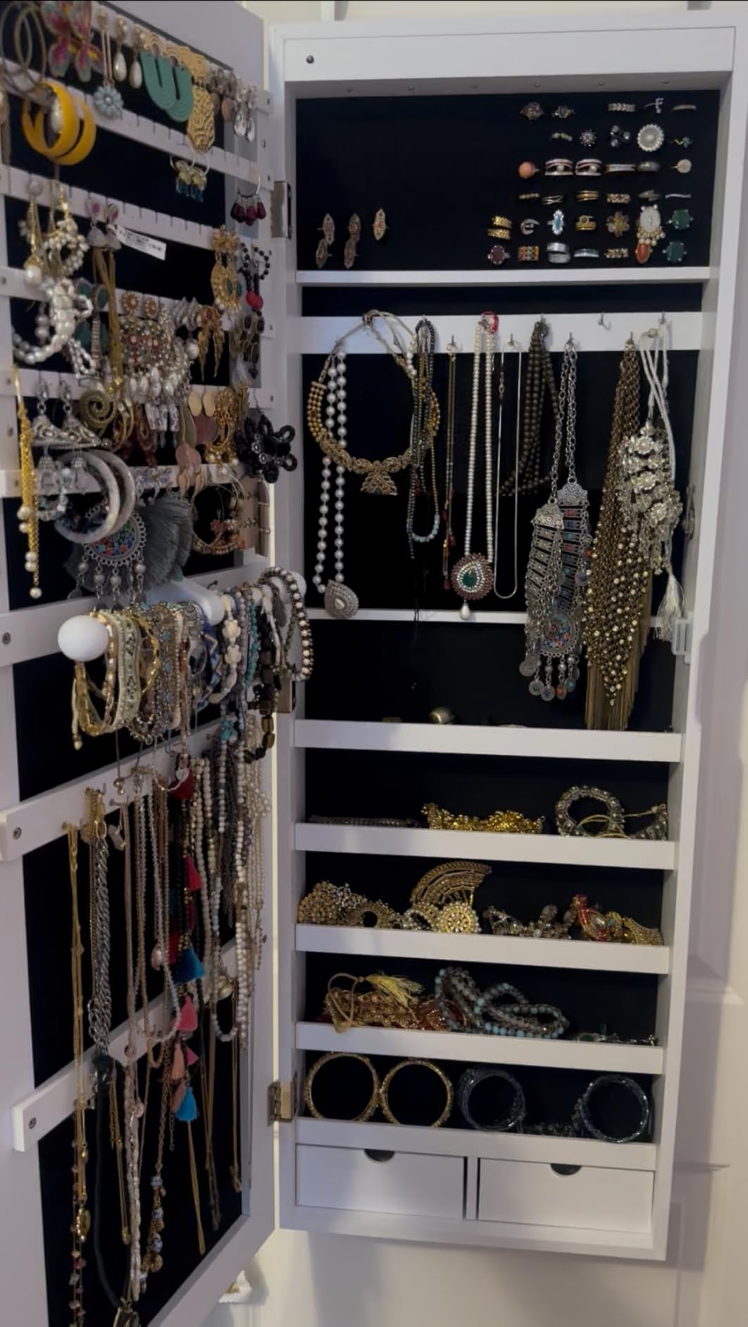 SONGMICS Hanging Jewelry Cabinet, Wall-Mounted Cabinet with LED Interior Lights, Door-Mounted Jewelry Organizer, Full-Length Mirror, White customer photo 1