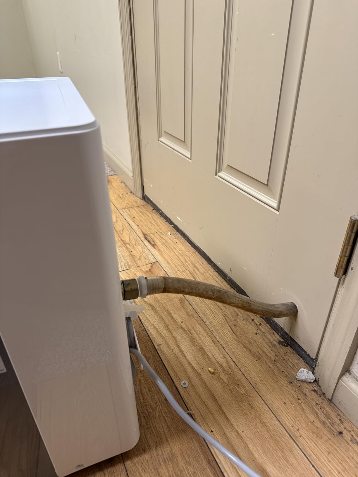 Midea 1,500 Sq. Ft. Energy Star Certified Dehumidifier With Reusable Air Filter 22 Pint - Ideal For Basements, Large & Medium Sized Rooms, And Bathrooms (White) customer photo 1