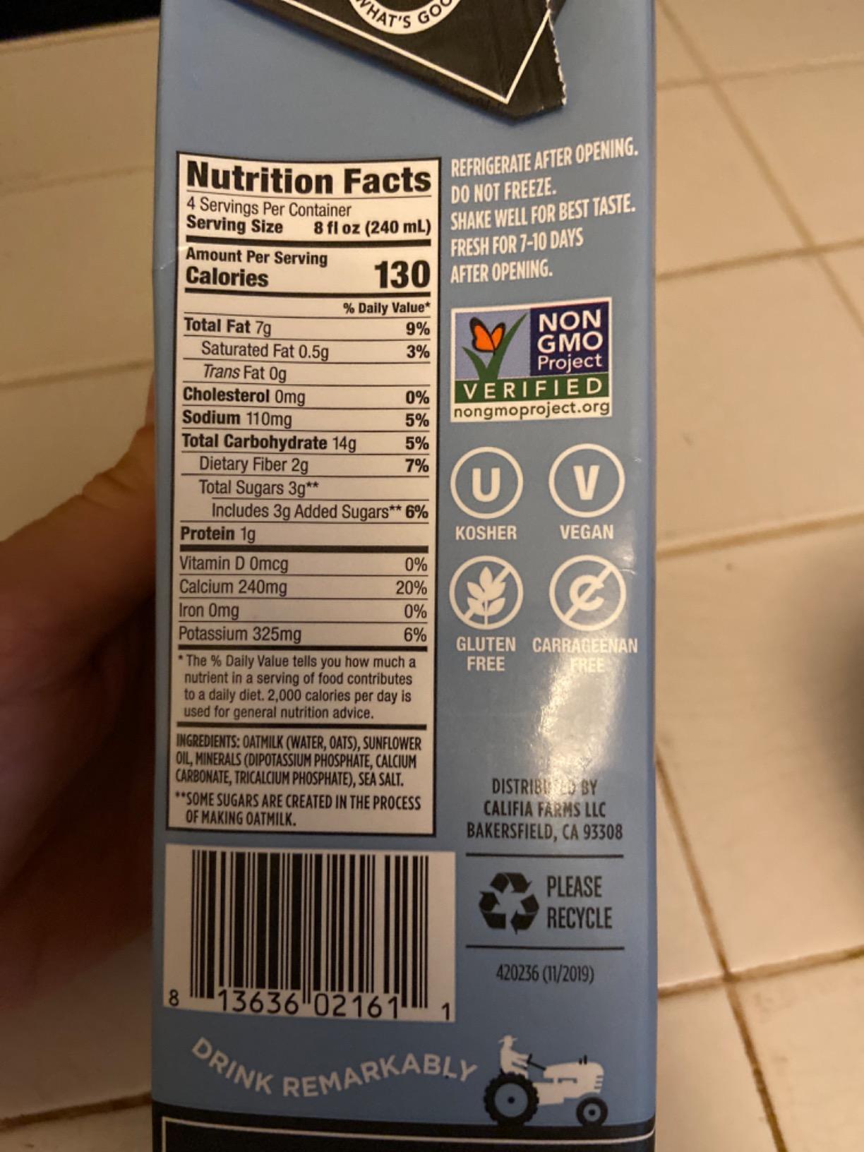 Califia Farms - Oat Barista Blend Oat Milk, 32 Oz customer photo 1