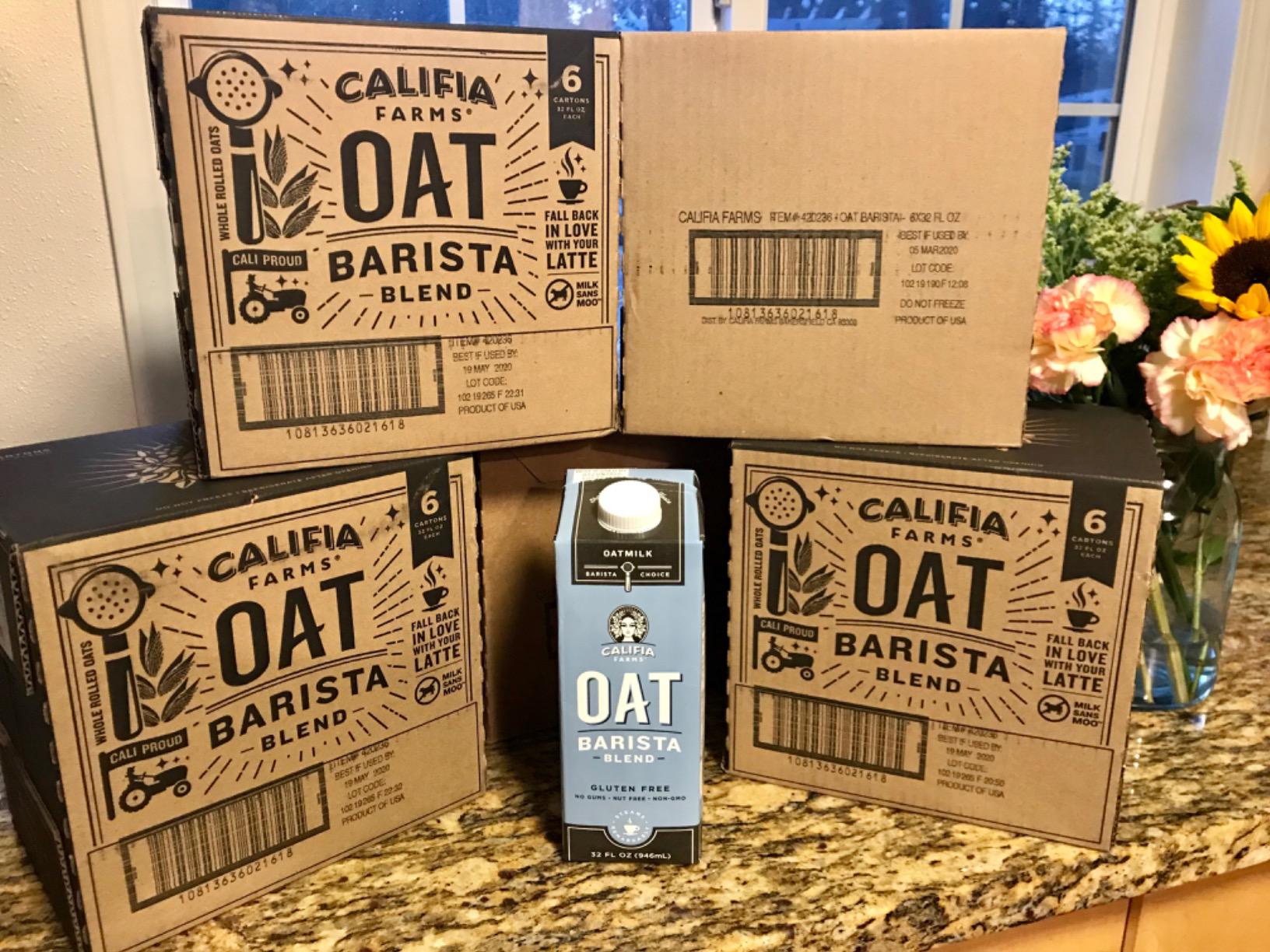 Califia Farms - Oat Barista Blend Oat Milk, 32 Oz customer photo 2