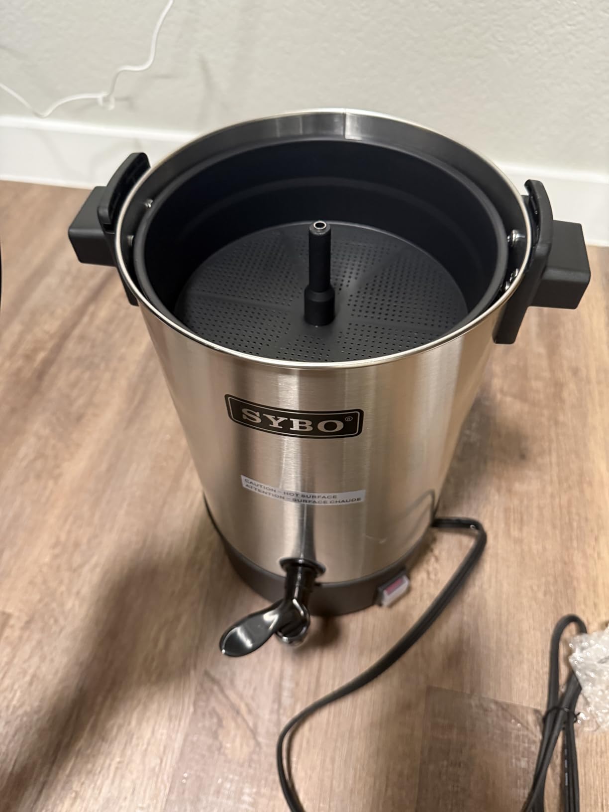 SYBO SR-CP-100B Commercial Grade Stainless Steel Percolate Coffee Maker Hot Water Urn for Catering, 100-Cup 16 L, Metallic customer photo 1