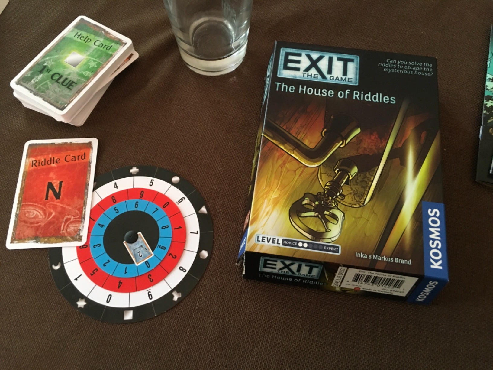 The House of Riddles | Exit: The Game - A Kosmos Game from Thames & Kosmos | Family-Friendly, Card-Based At-Home Escape Room Experience for 1 To 4 Players, Ages 10+, Multi-colored customer photo 1